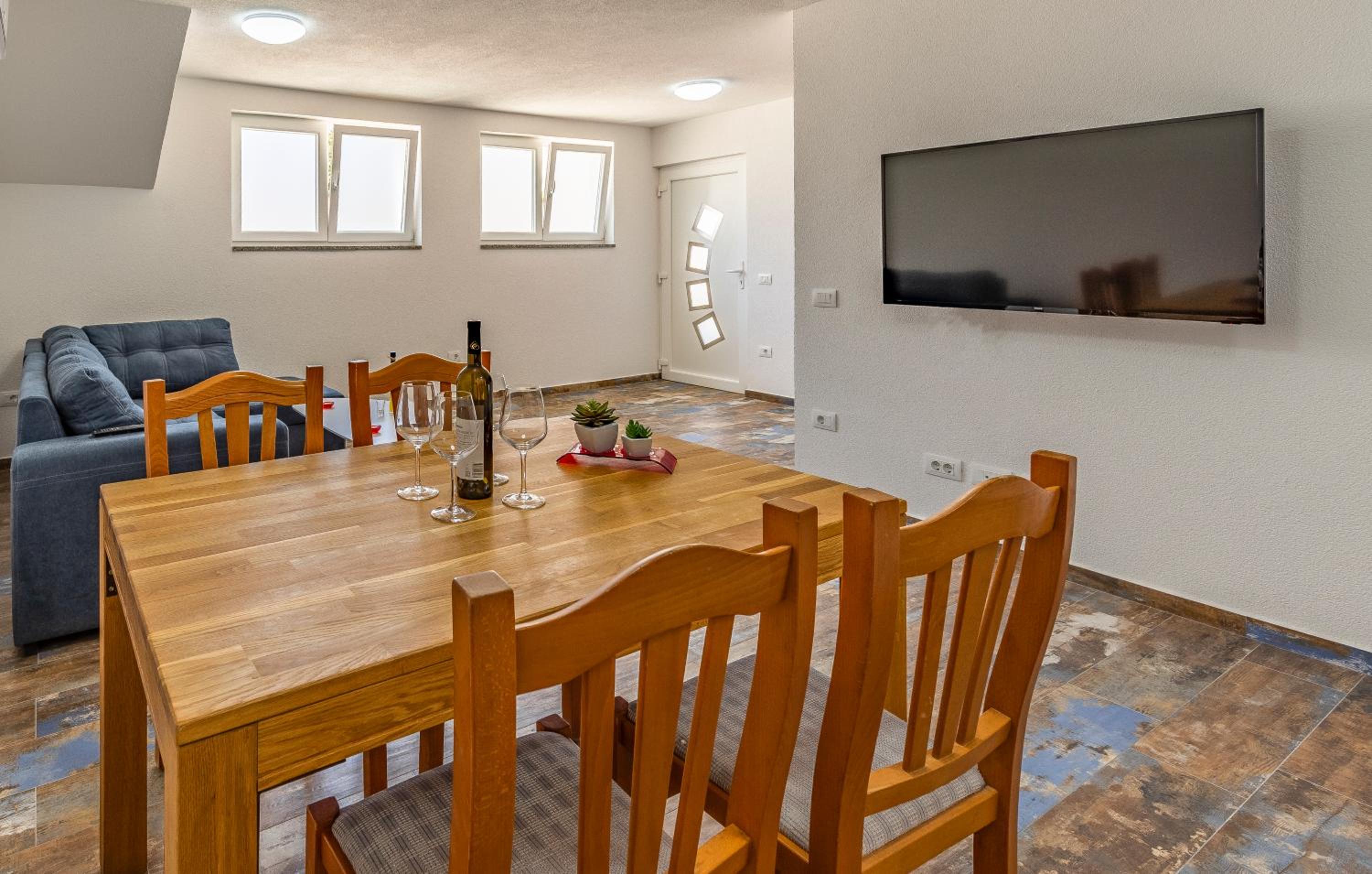 Apartment - Ground Floor photo 2