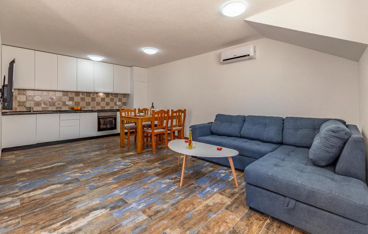Apartment - Ground Floor photo 3