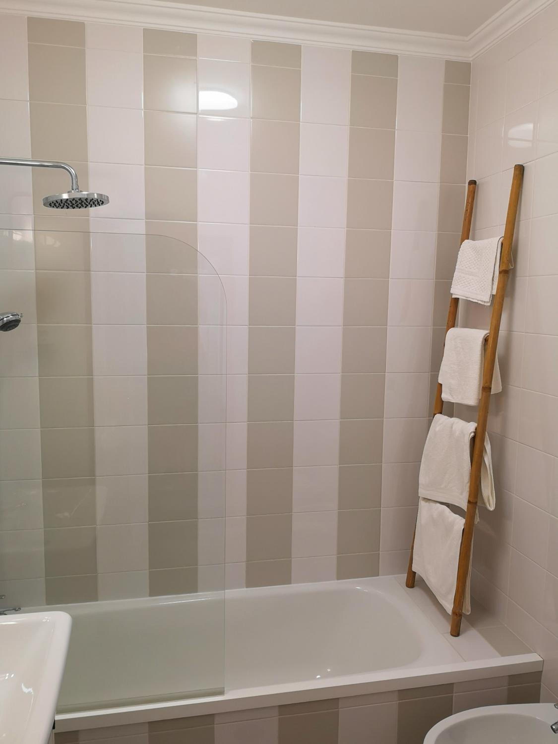 Studio Apartment - Photo 2