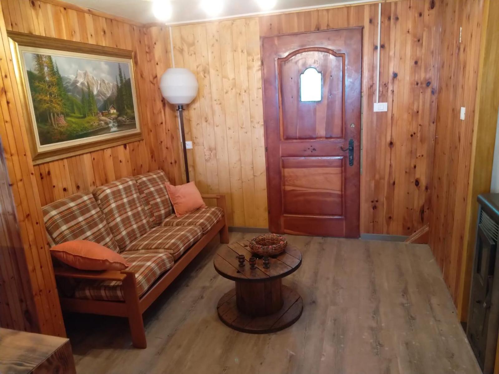 Apartment with Mountain View