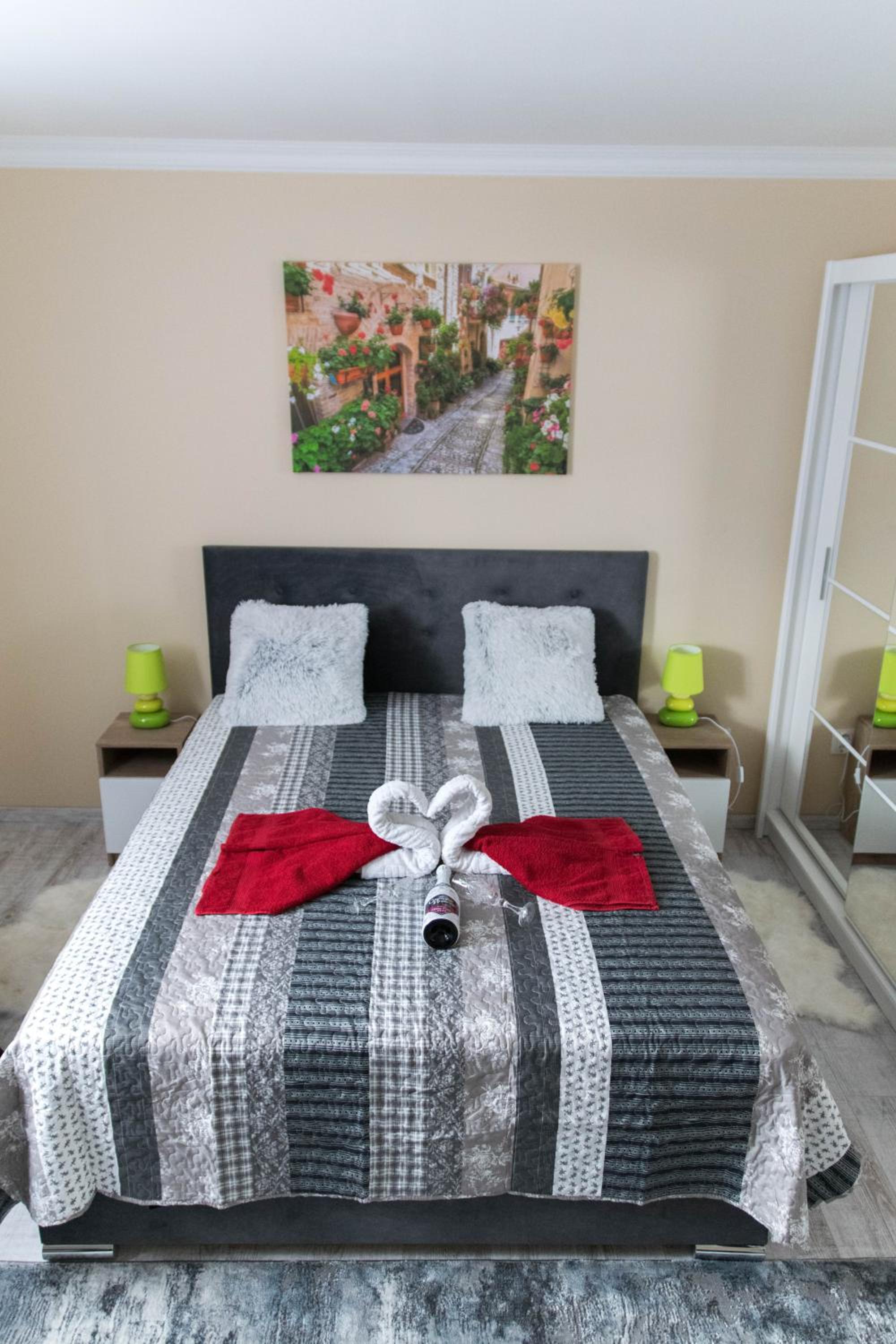 Superior King Room - Photo 1