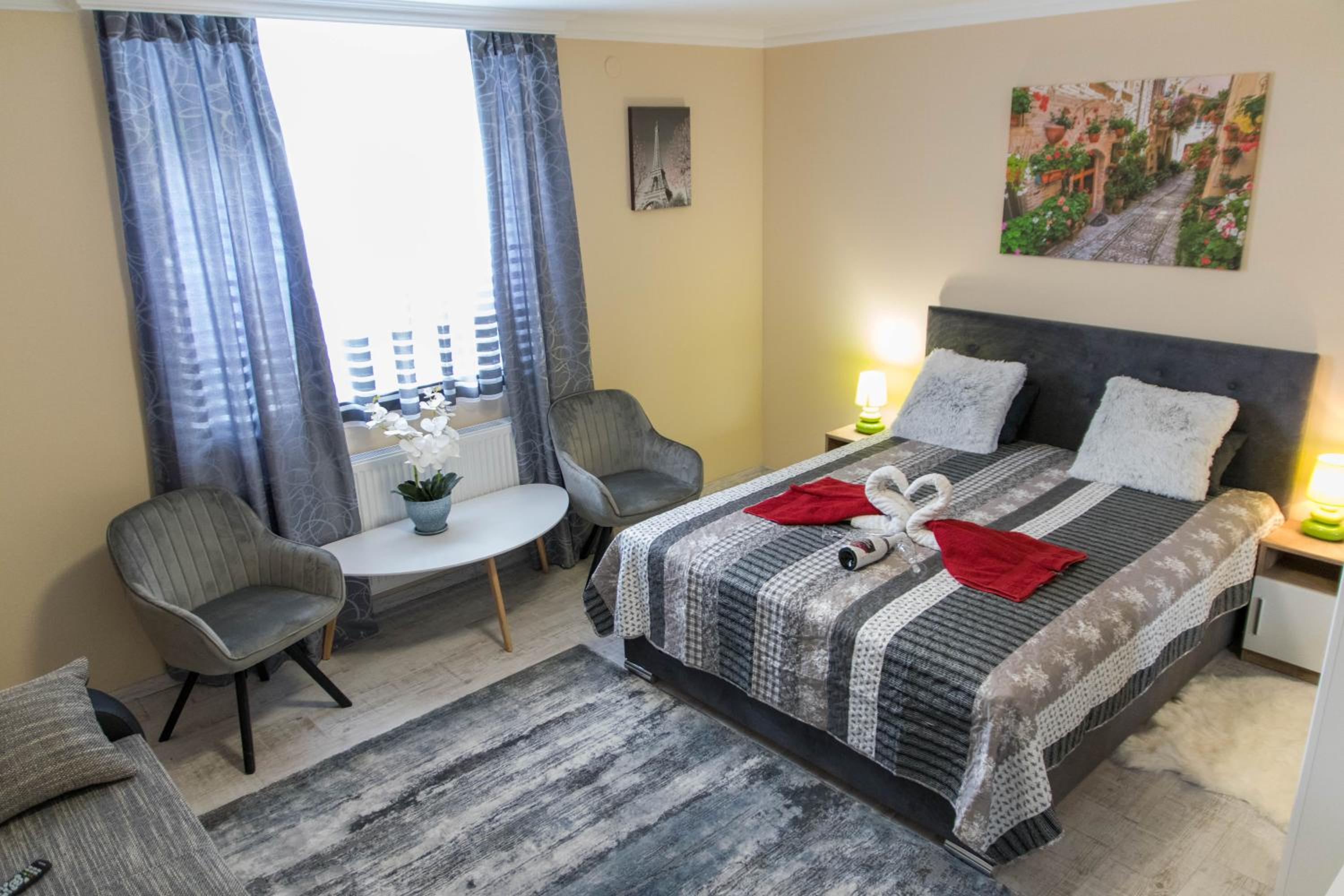 Superior King Room - Photo 4