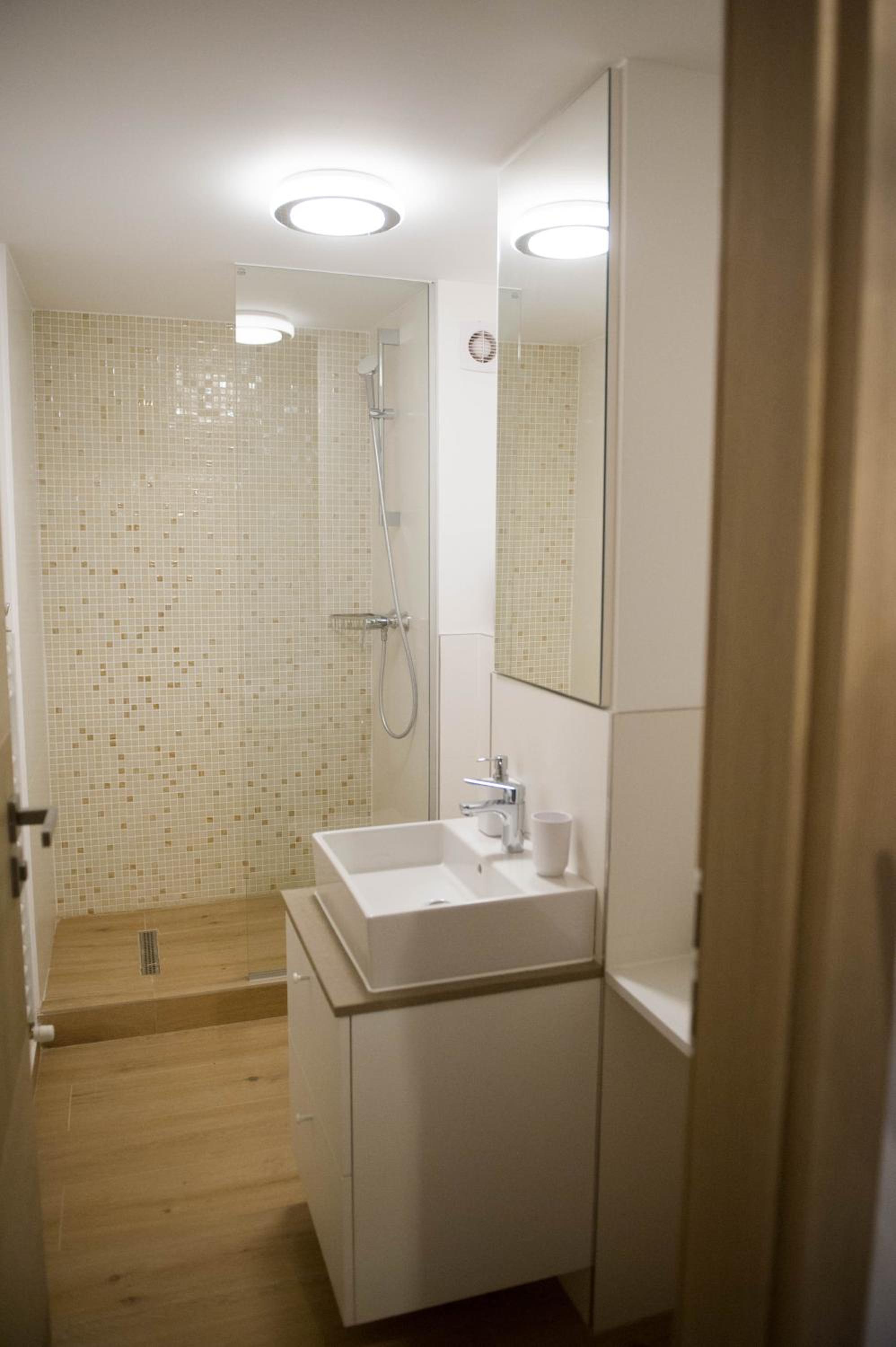 One-Bedroom Apartment - Photo 12