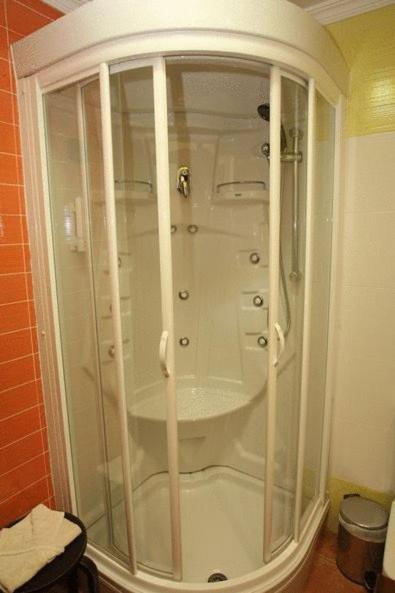 Double or Twin Room - Photo 12
