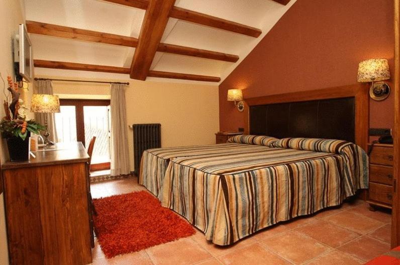 Double or Twin Room - Photo 11