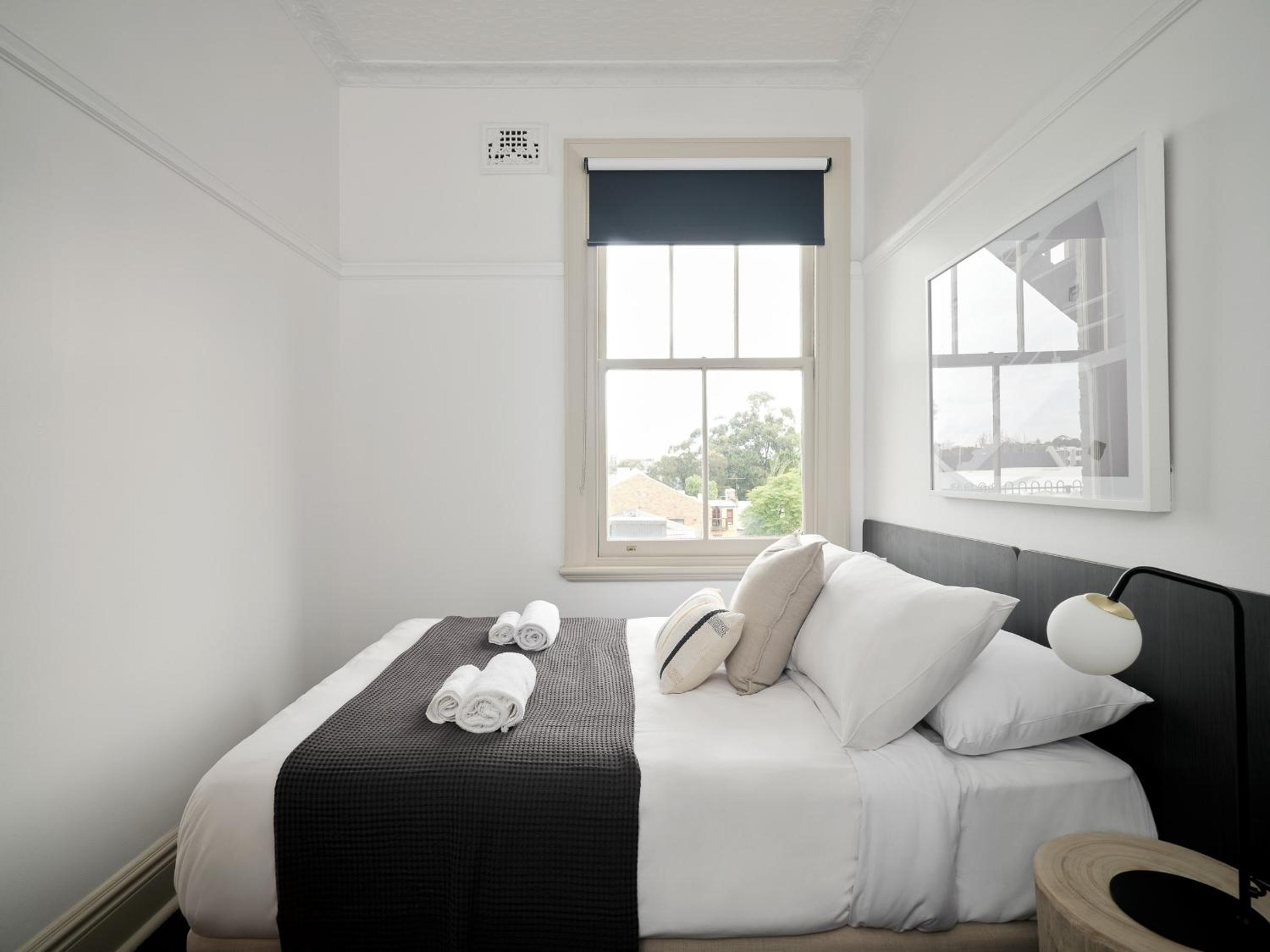 Single Room with Shared Bathroom