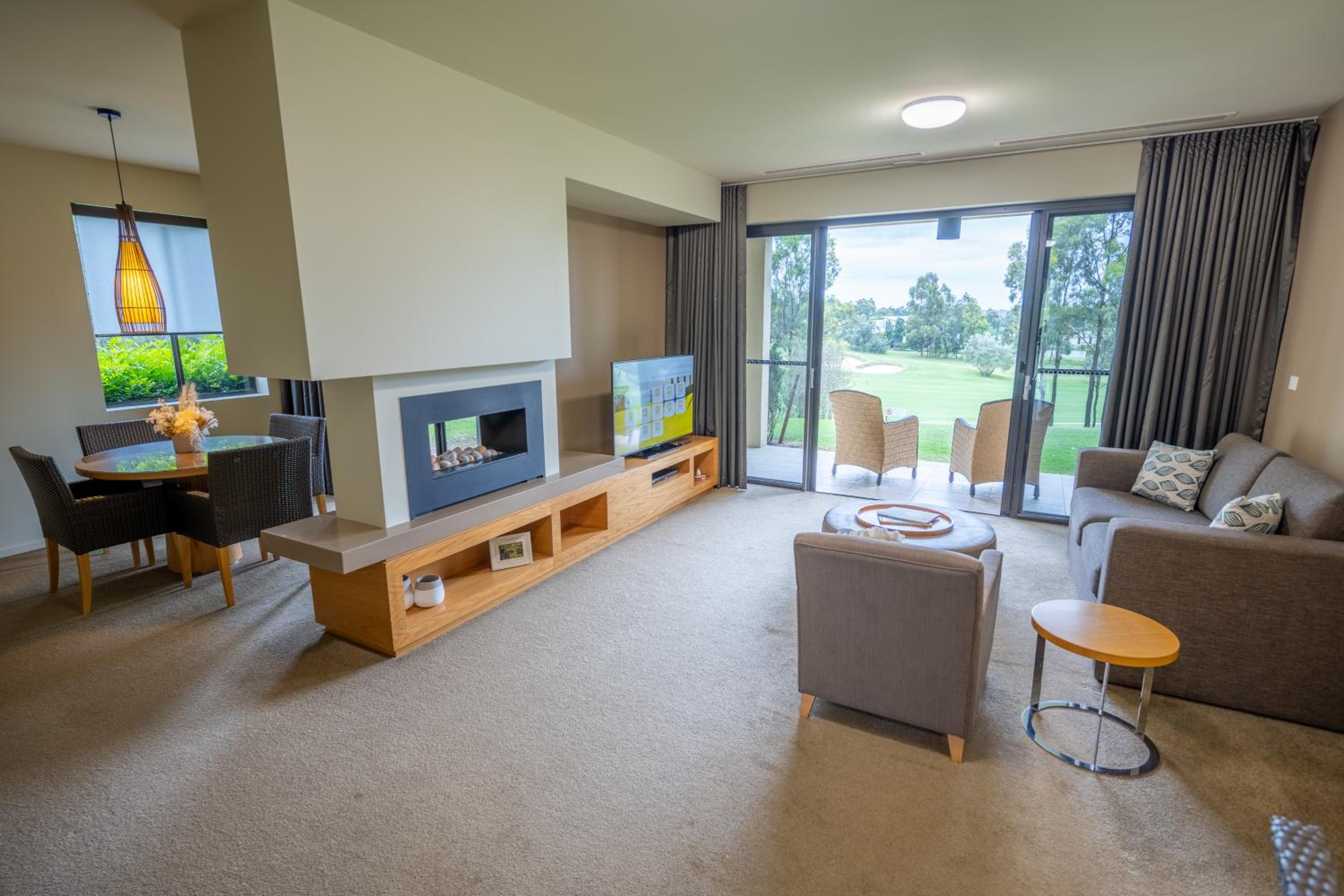 Villa 1 Bedroom with Golf View, Free Parking and WIFI - Photo 7