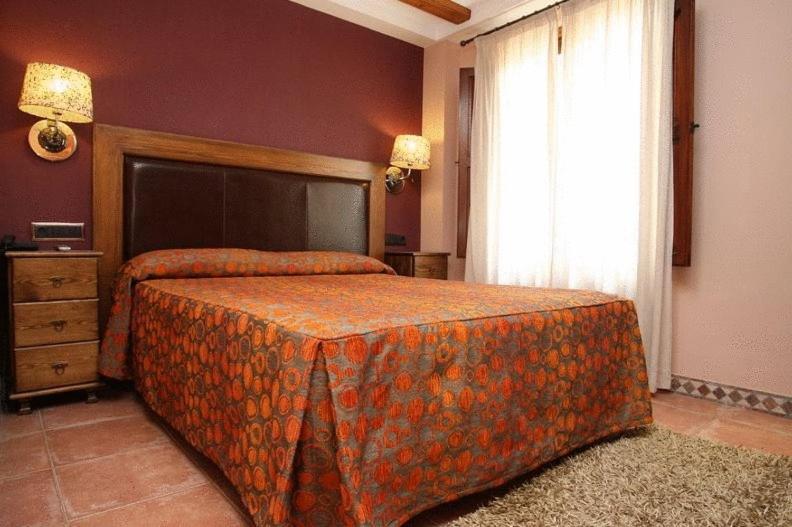 Double or Twin Room - Photo 5