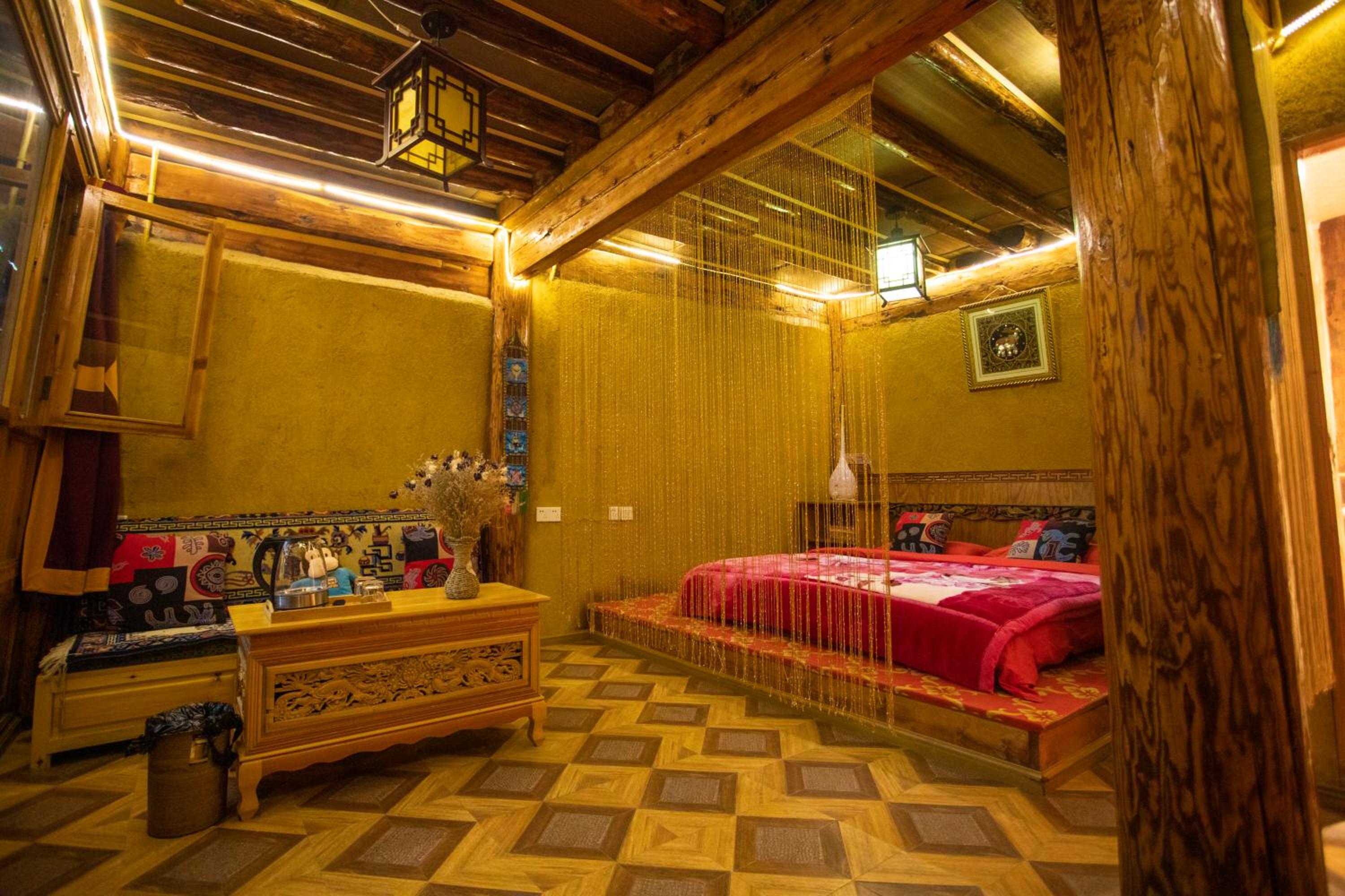 Queen Room photo 1