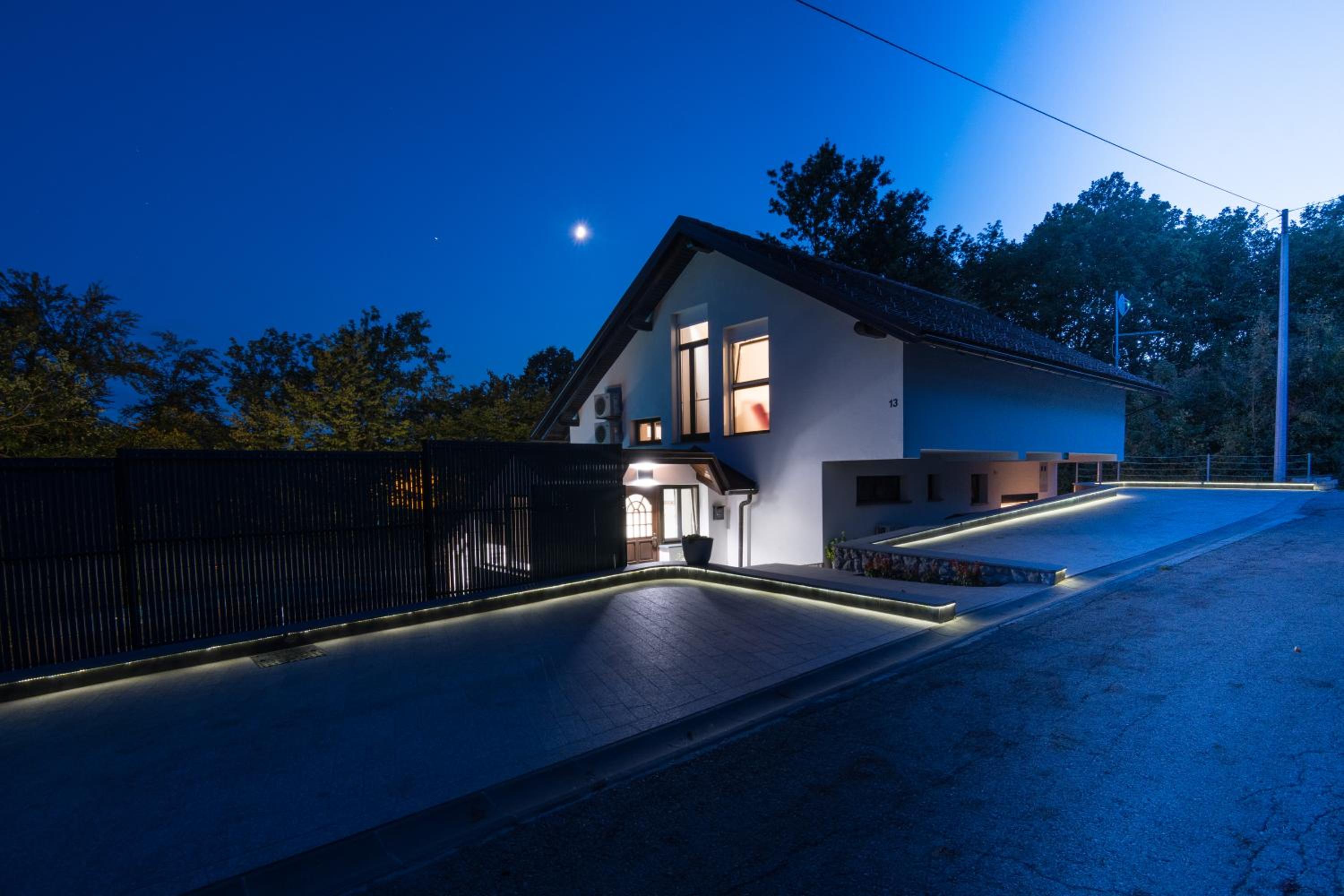 Three-Bedroom Villa photo 2