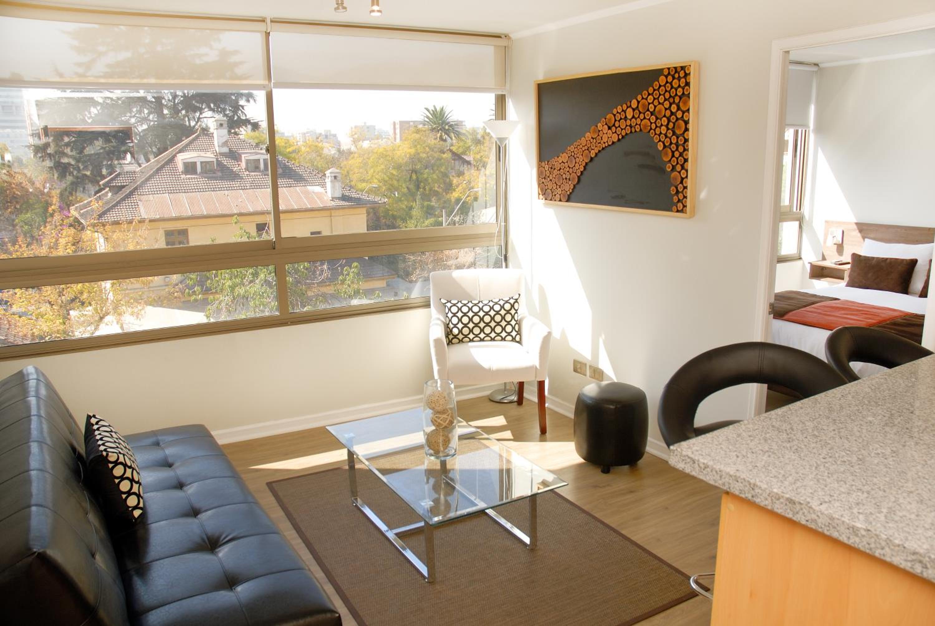 One-Bedroom Apartment photo 1