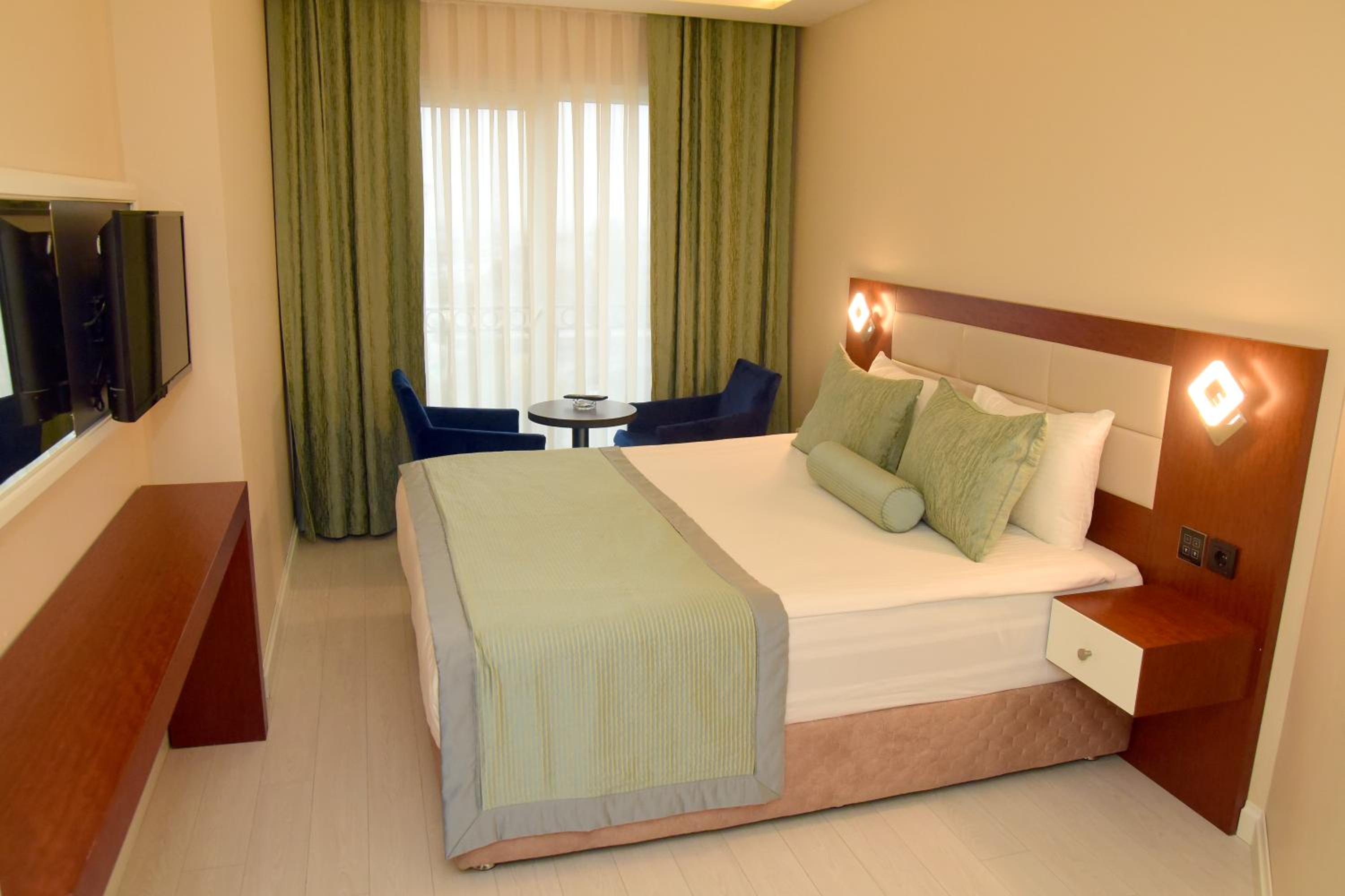 Standard Double or Twin Room photo 3