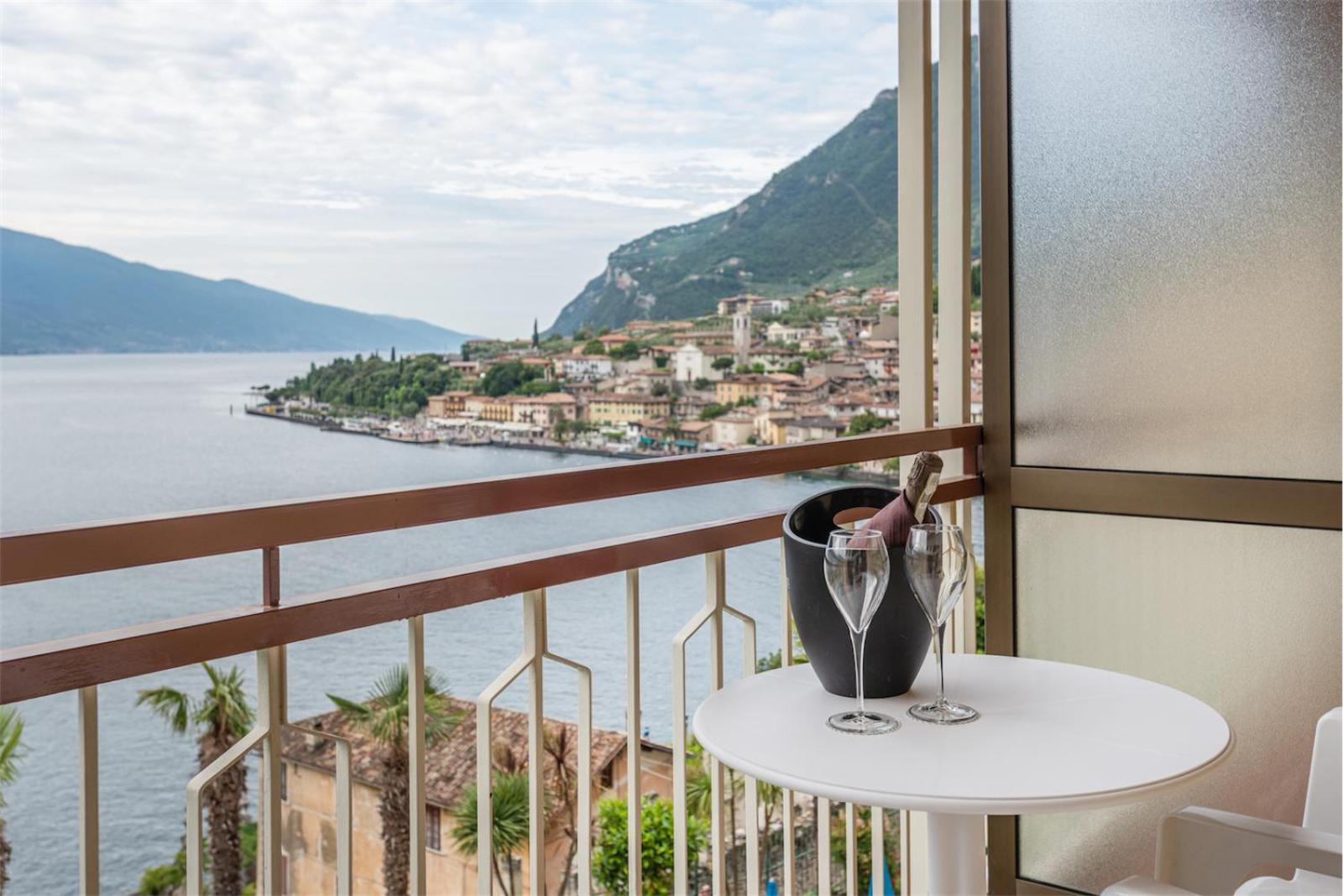 Classic Room with Lake View photo 2