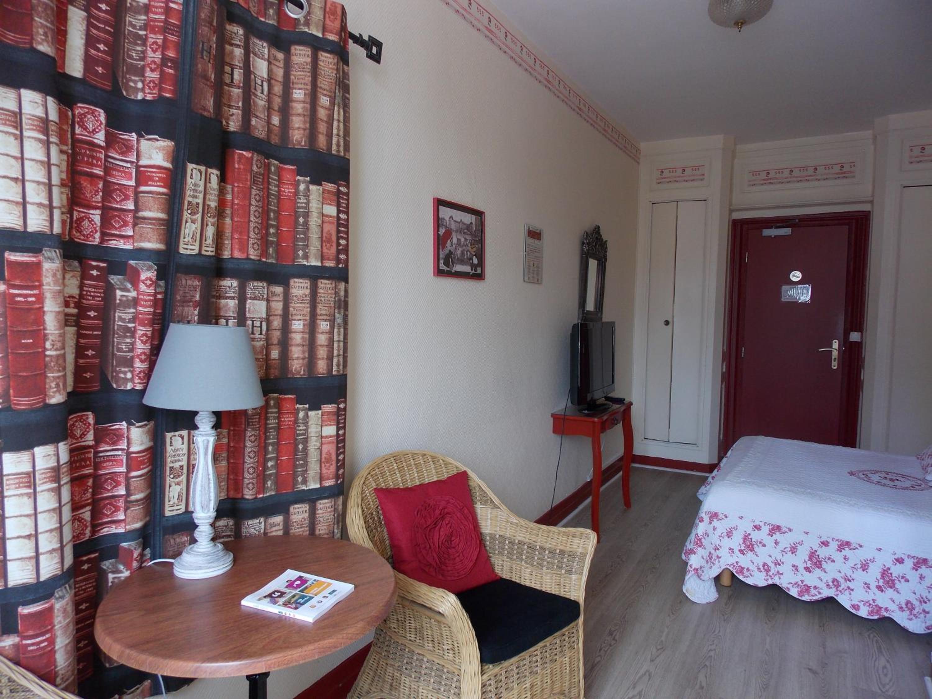 Standard Double Room - Photo 2