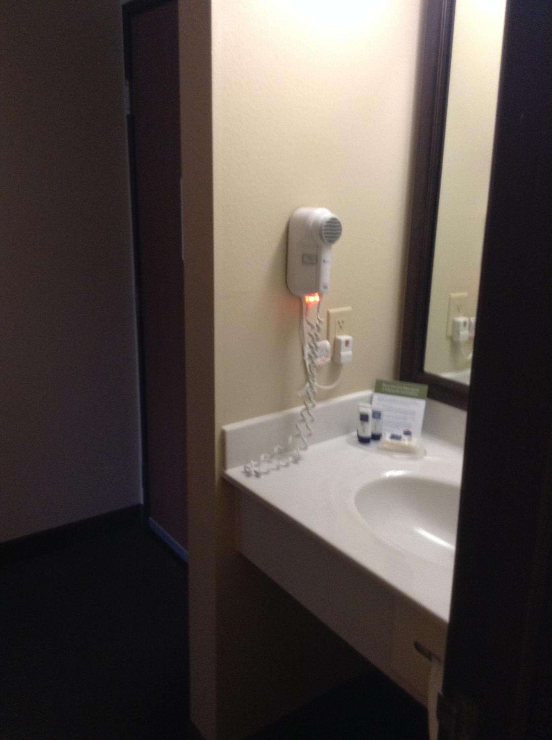 King Room - Non-Smoking photo 2