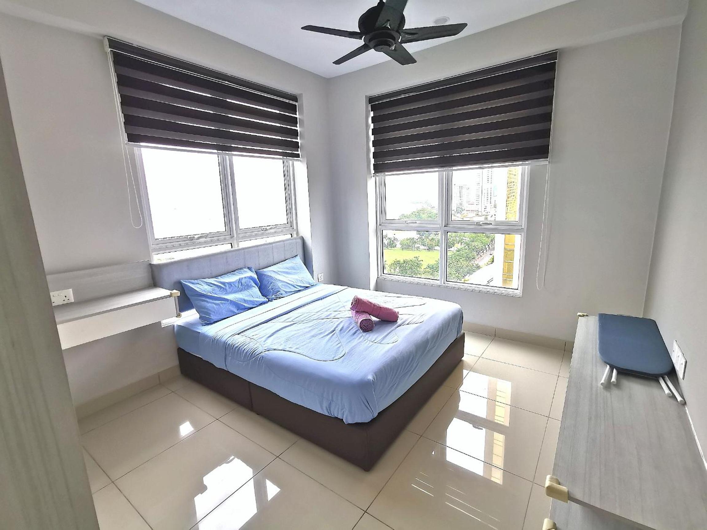 Queen Room with Shared Bathroom
