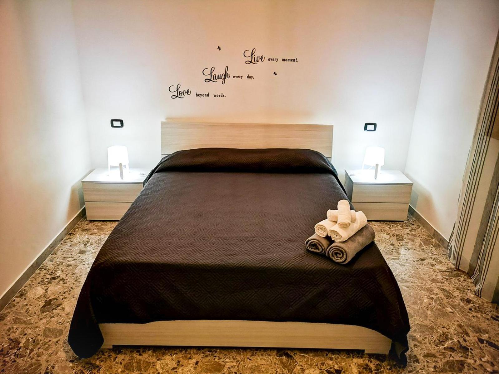 Double Room with Private Bathroom - Photo 20