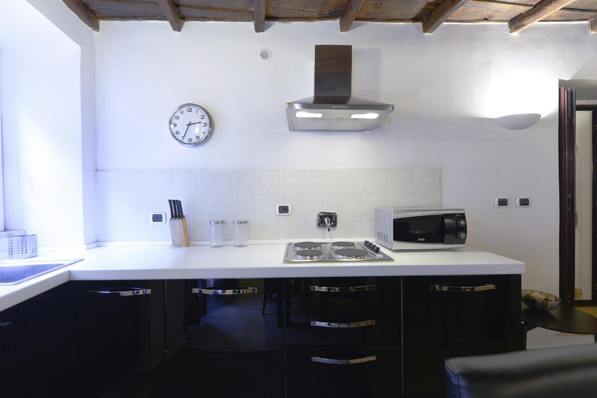 Two-Bedroom Apartment - Address: Via dei Serpenti 26 photo 3