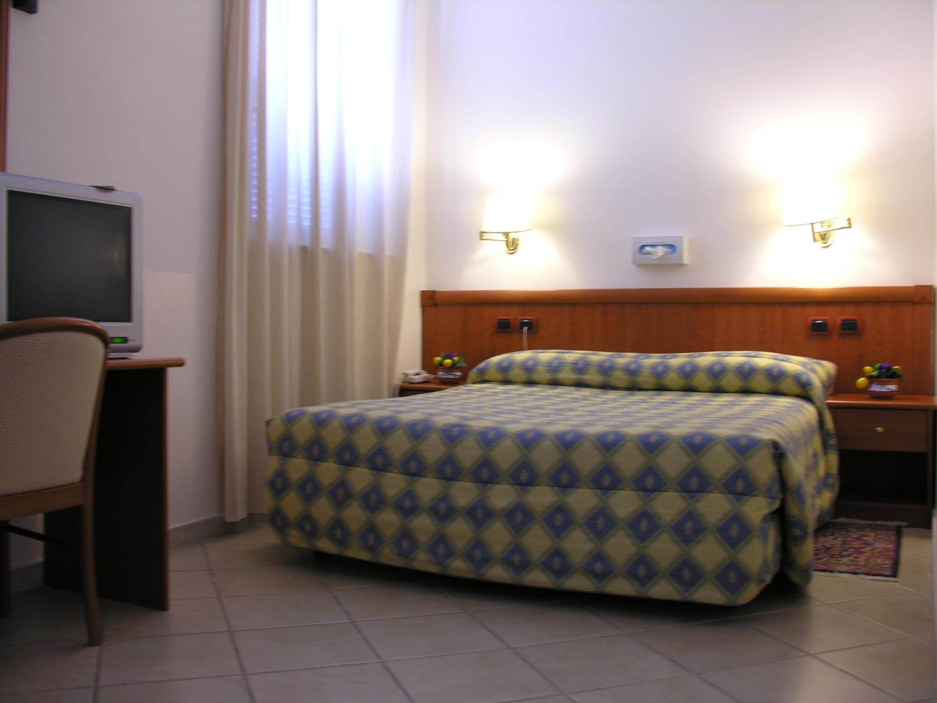 Double or Twin Room Single Use