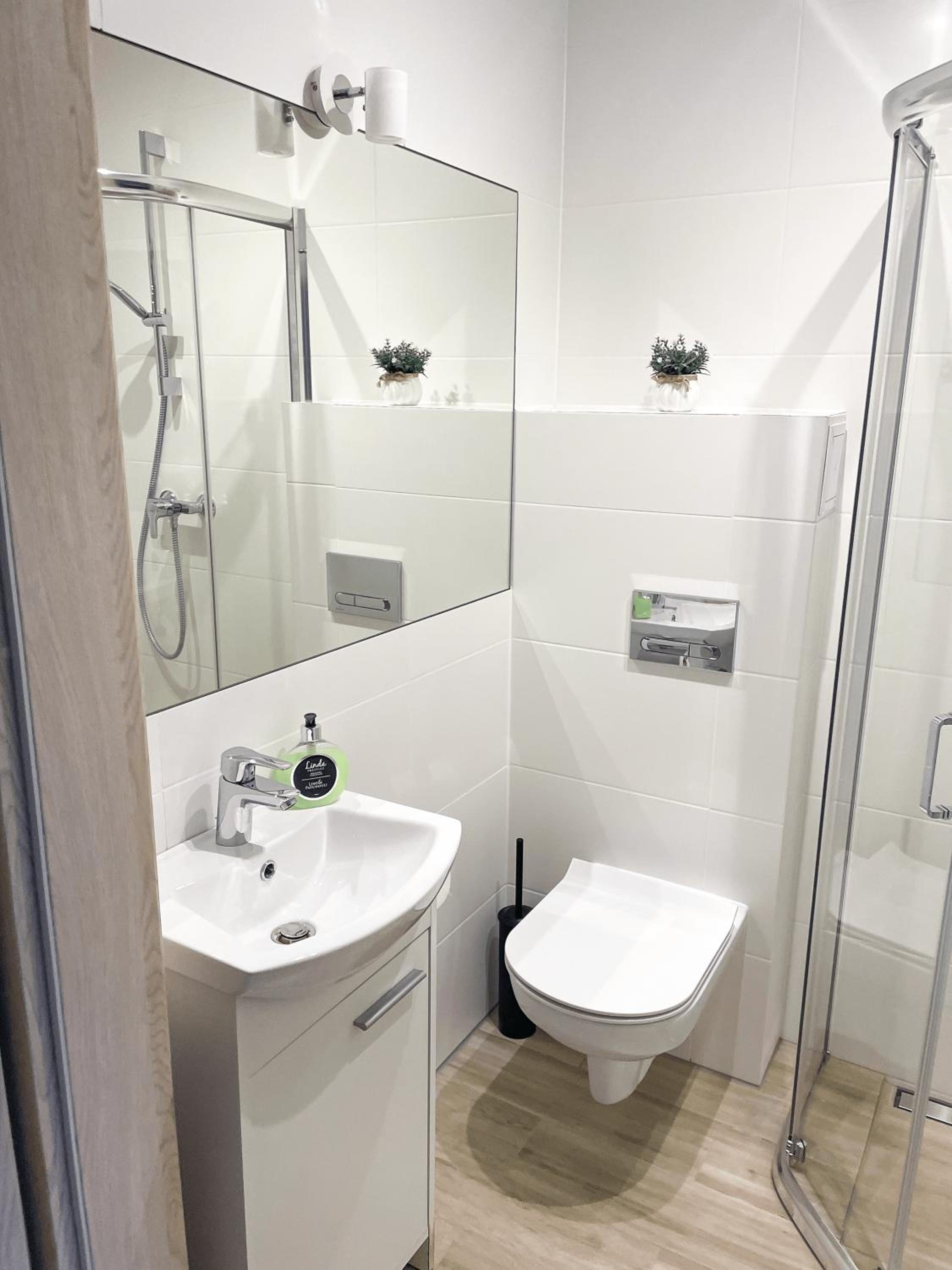 Large Double Room - Photo 8