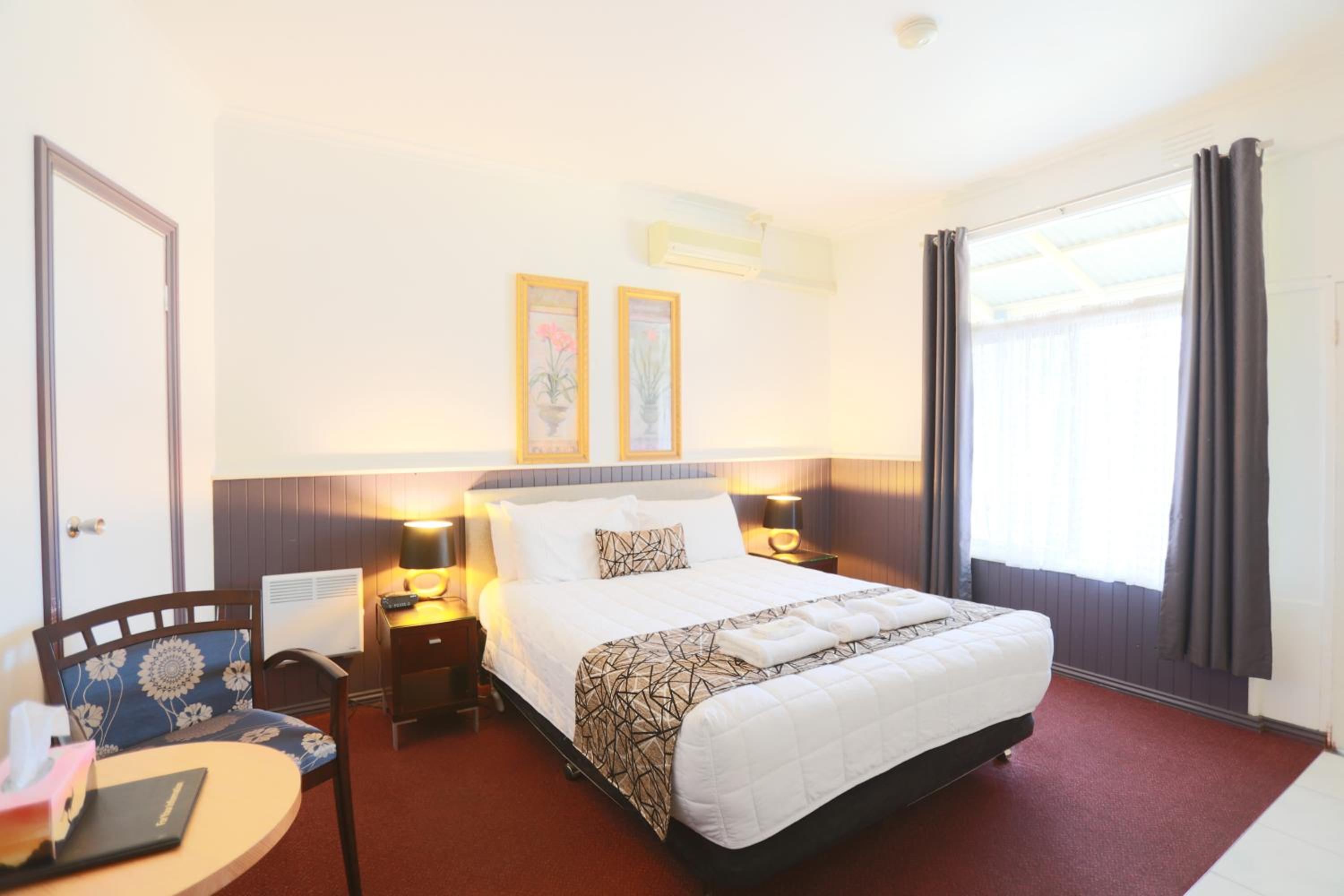 Budget Double Room - Non Pet Friendly photo 3
