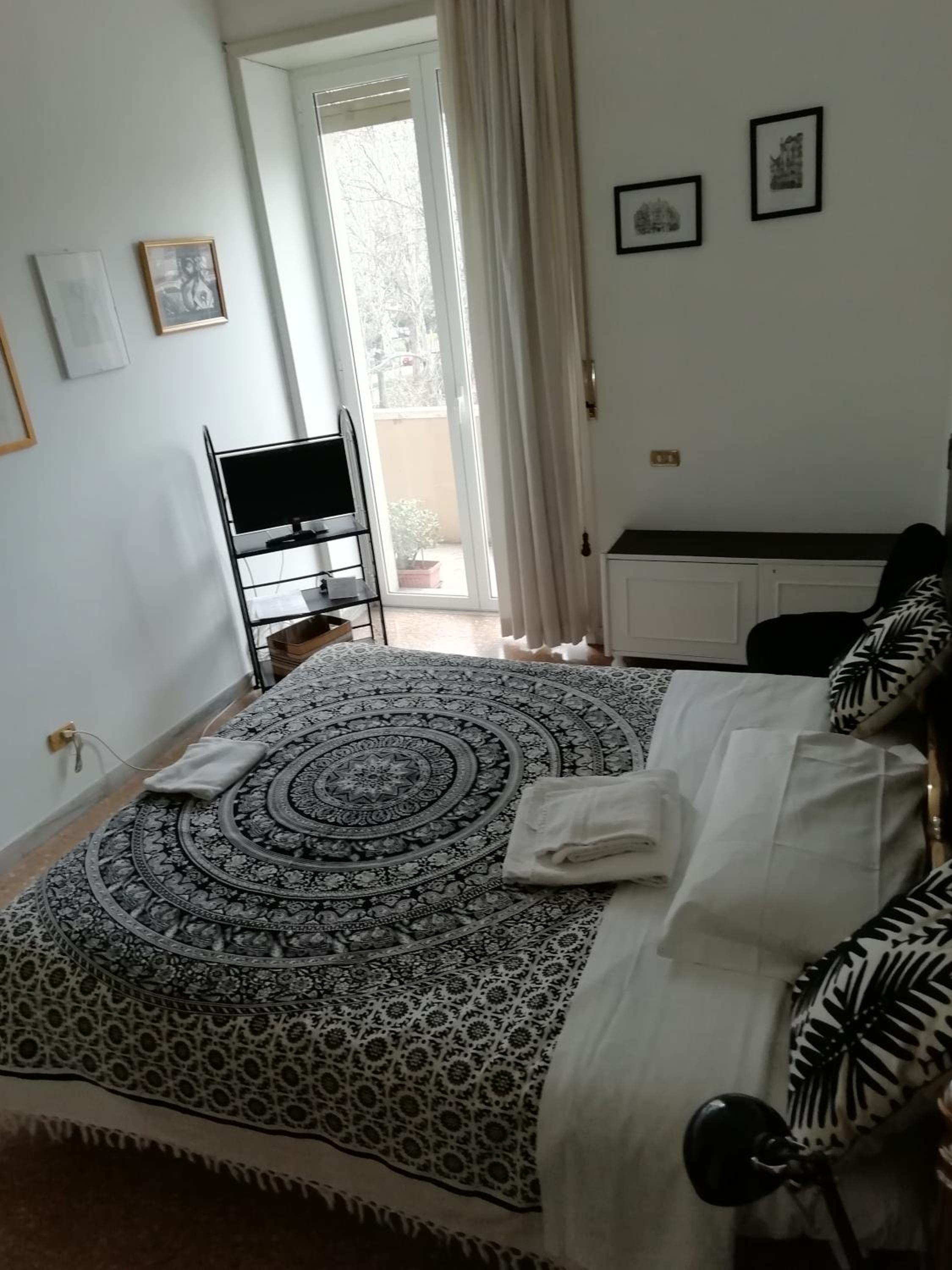 Single Room with Private External Bathroom