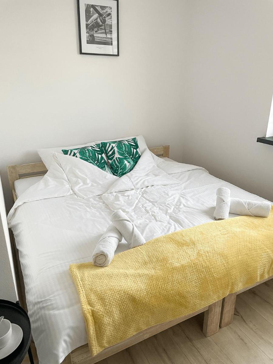 Large Double Room - Photo 5