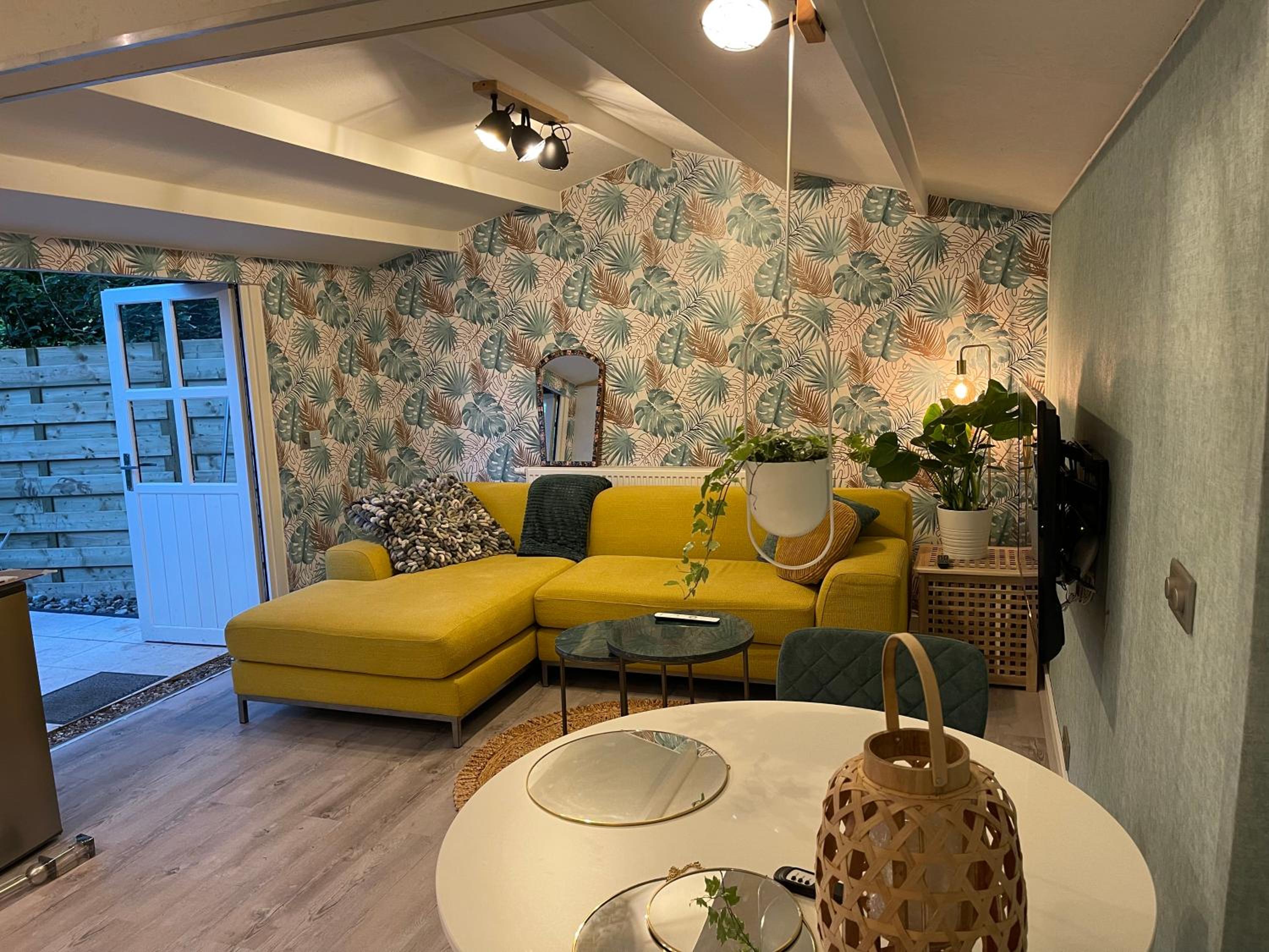 One-Bedroom House - Photo 17