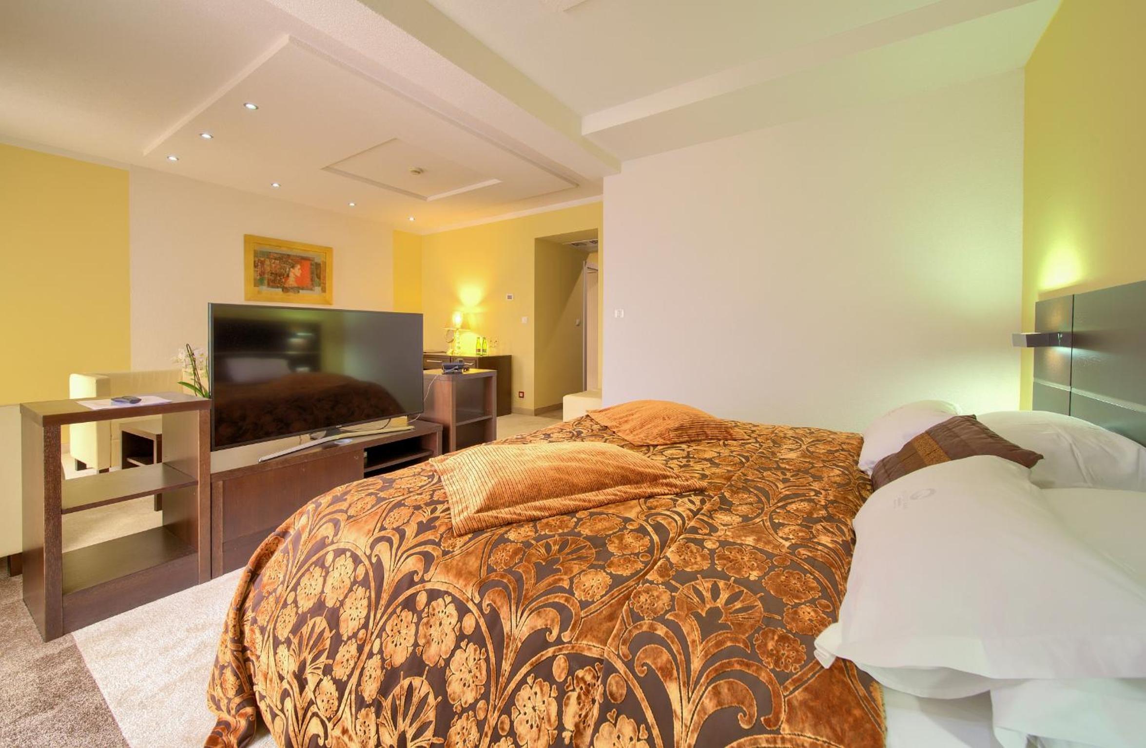 Premium Suite with Sea View photo 3