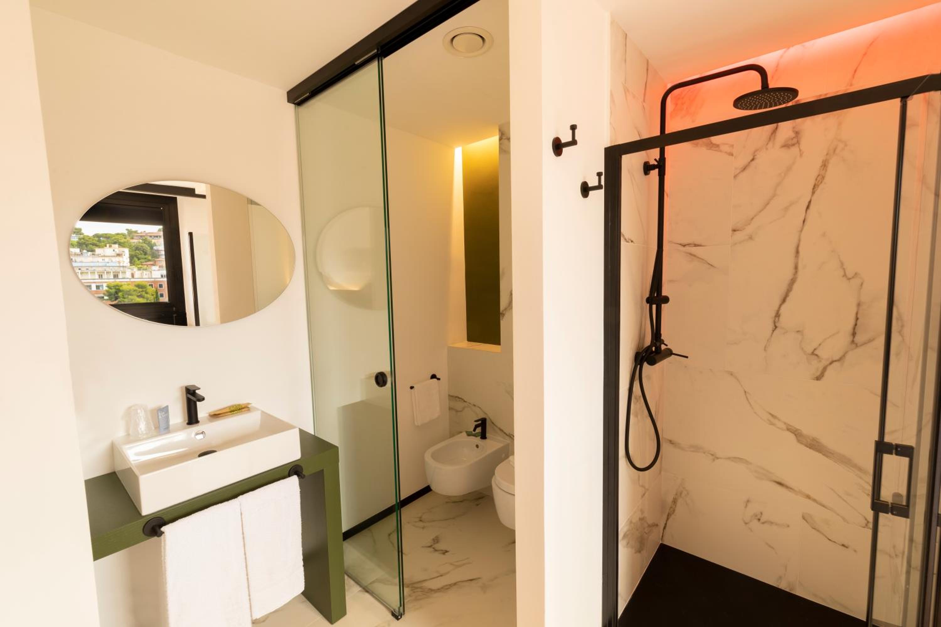 Standard Double Room - Photo 3