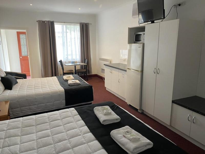 Comfort Quadruple Room - Non Pet Friendly photo 3