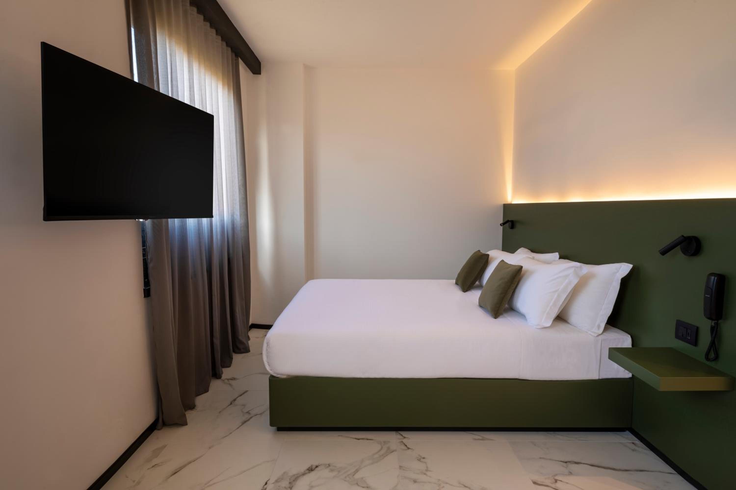 Superior Double Room - Photo 1