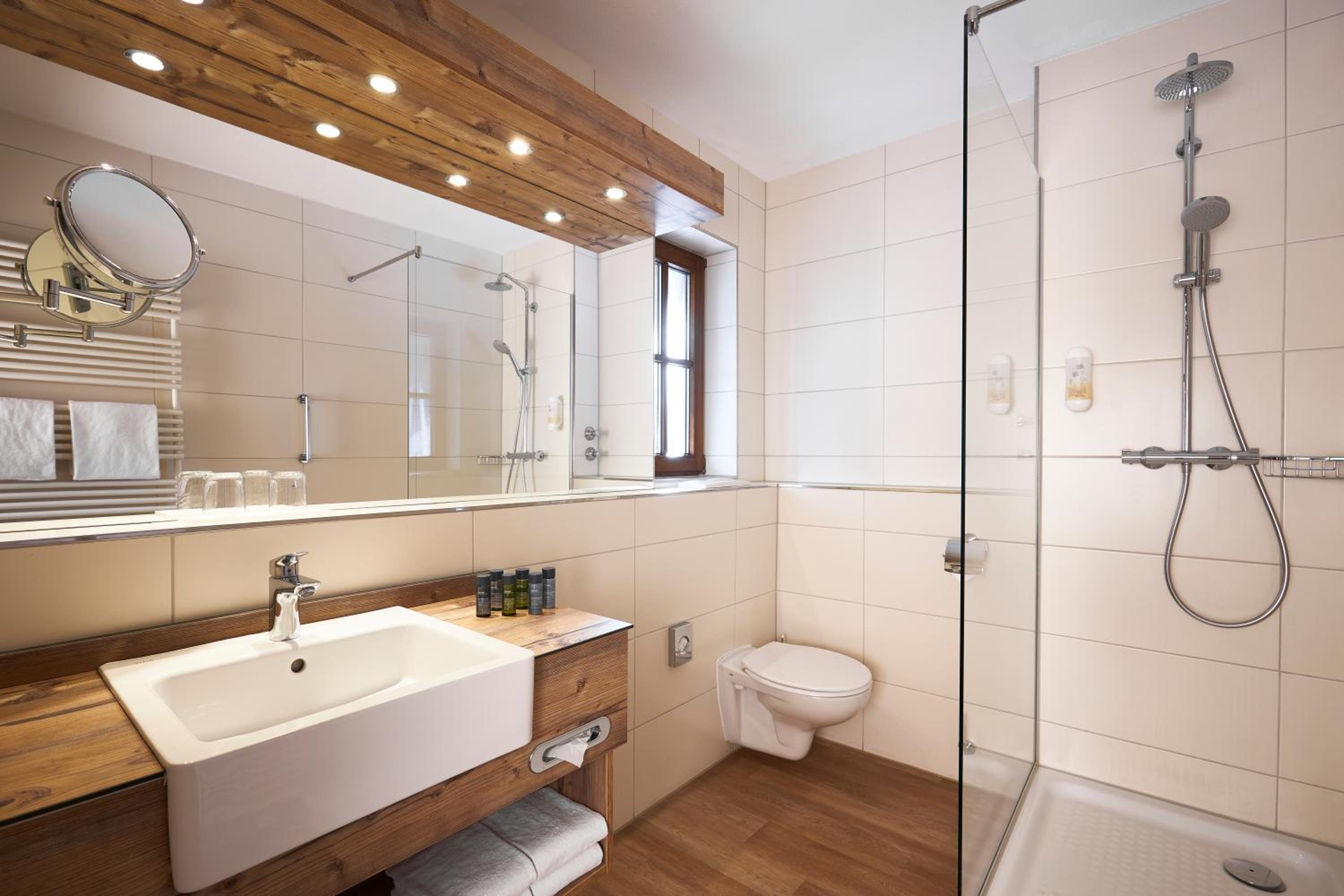 Deluxe Double or Twin Room - Photo 4