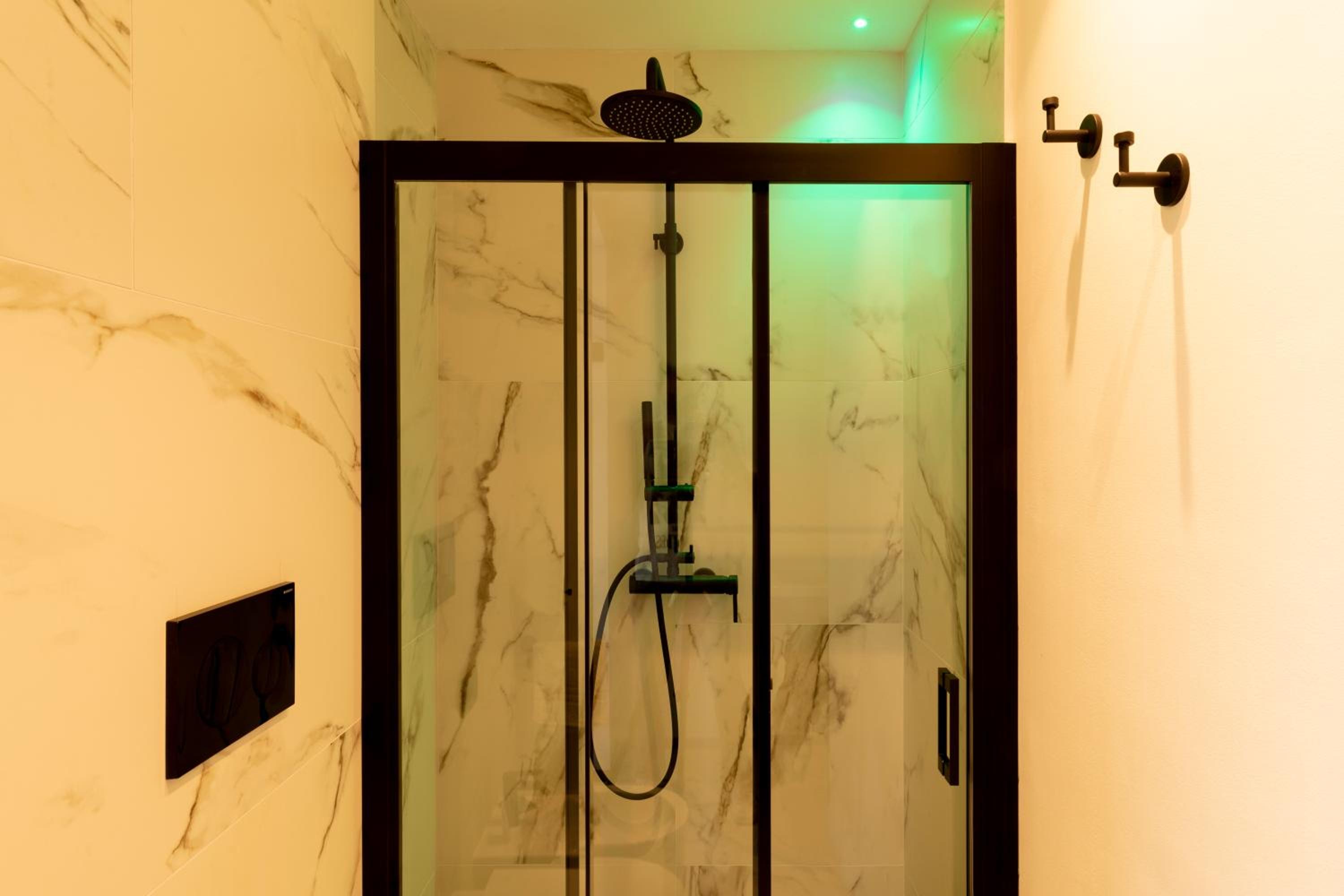 Superior Double Room - Photo 8