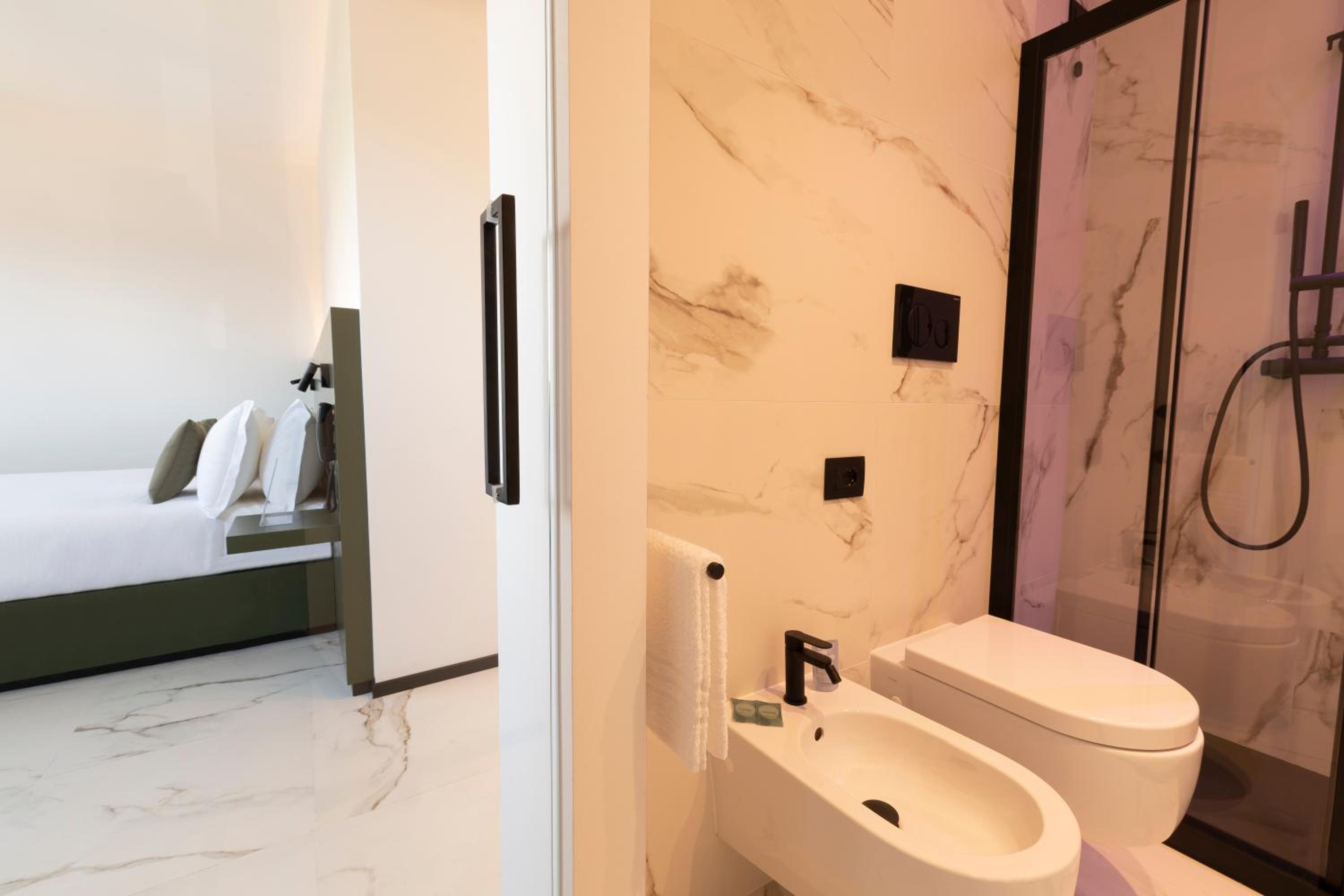 Superior Double Room - Photo 2