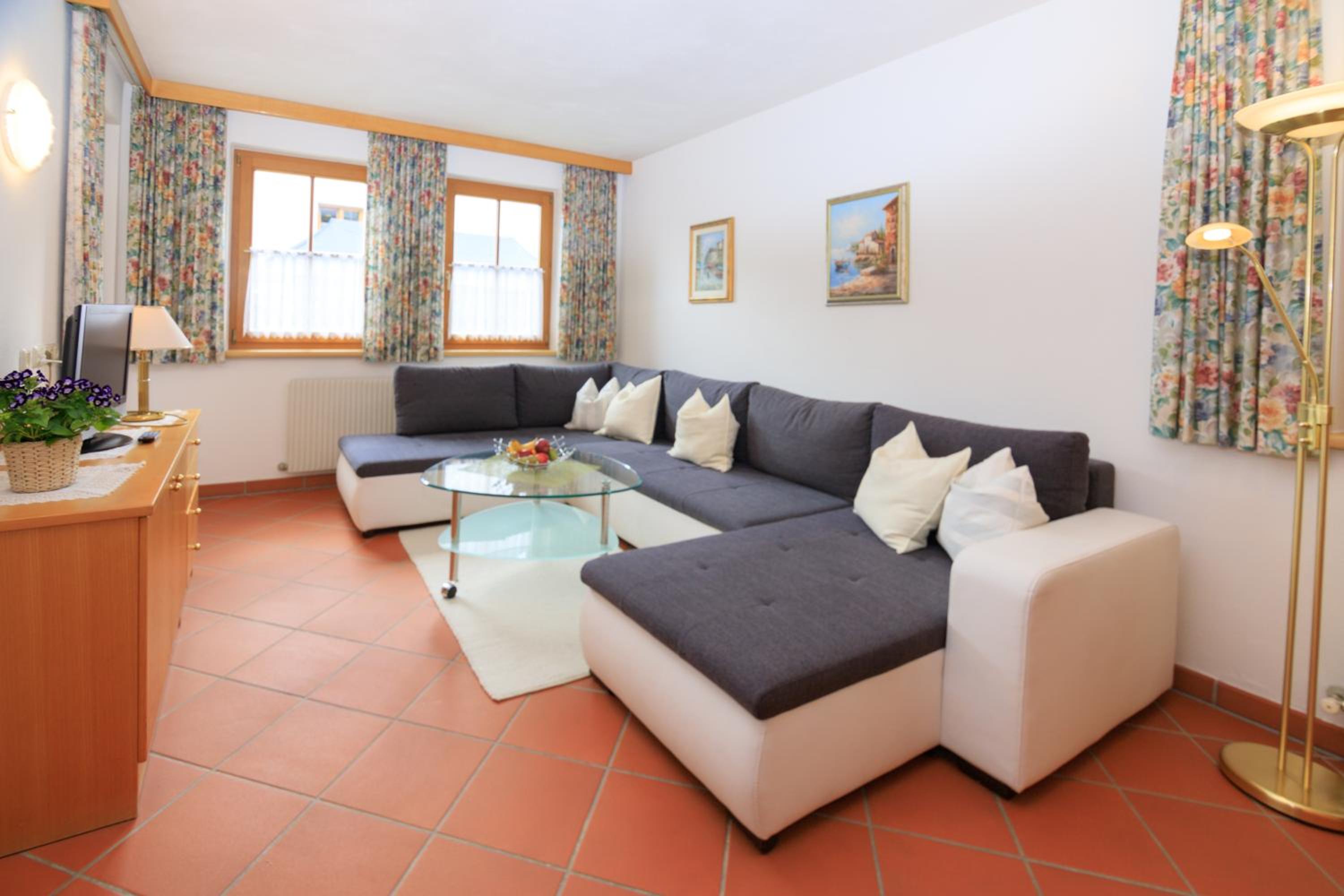 Three-Bedroom Apartment photo 1