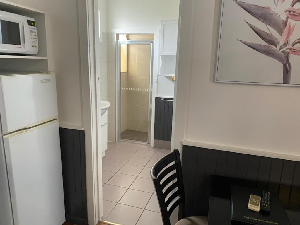Standard Twin Room - Non Pet Friendly photo 2