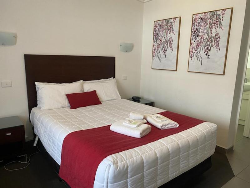 Standard Queen Room - Non Pet Friendly photo 3