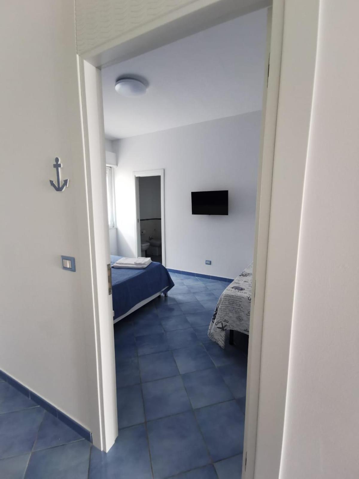 Deluxe King Room - Photo 2