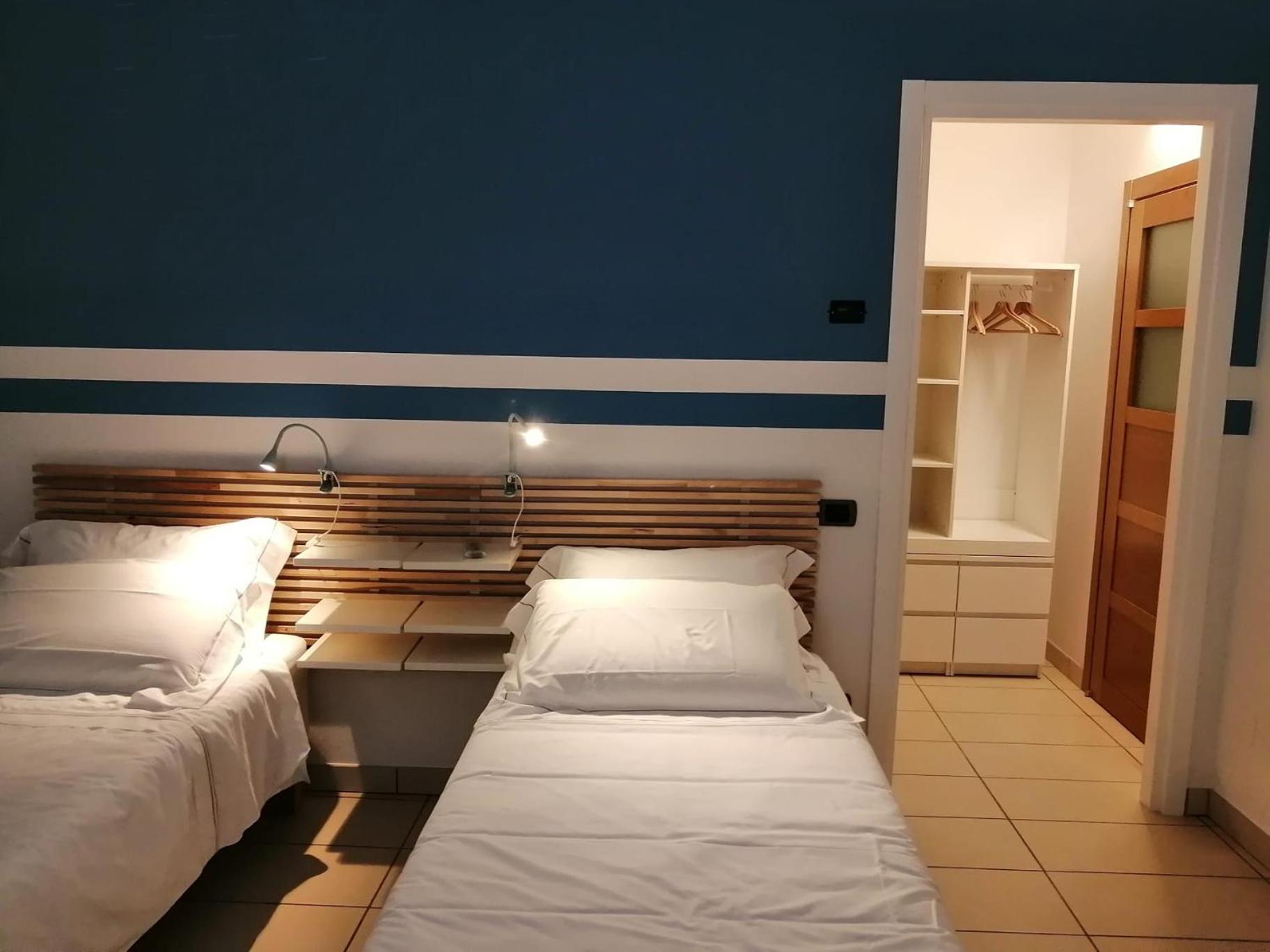 Twin Room - Photo 1