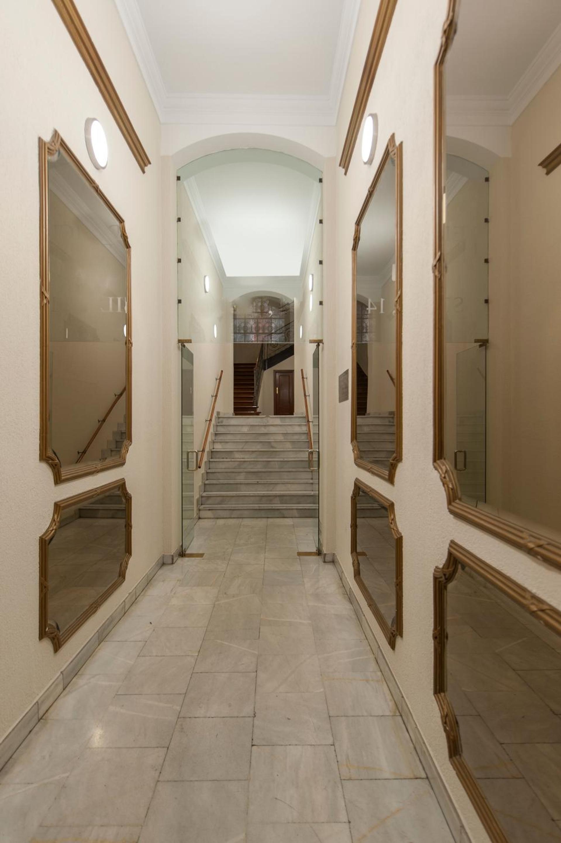 Apartment - Photo 43