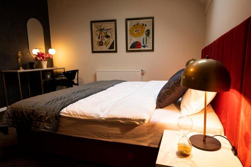 Deluxe Double Room with Extra Bed - Photo 7