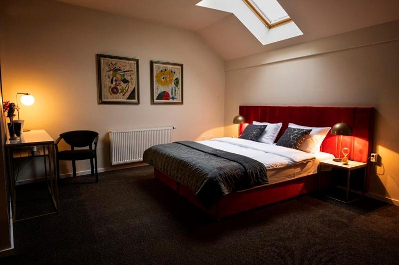 Deluxe Double Room with Extra Bed - Photo 1