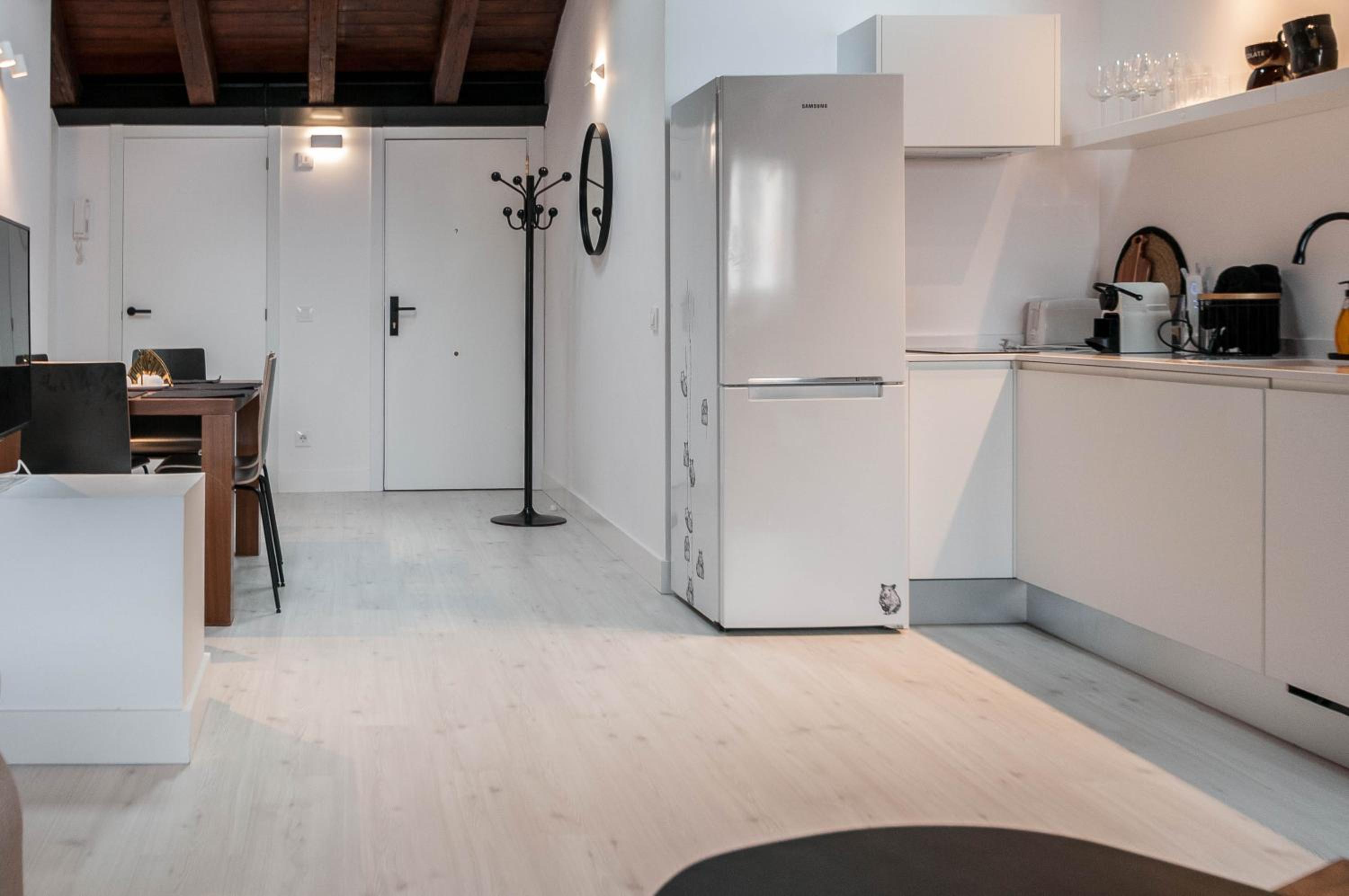 Penthouse Apartment - Photo 42