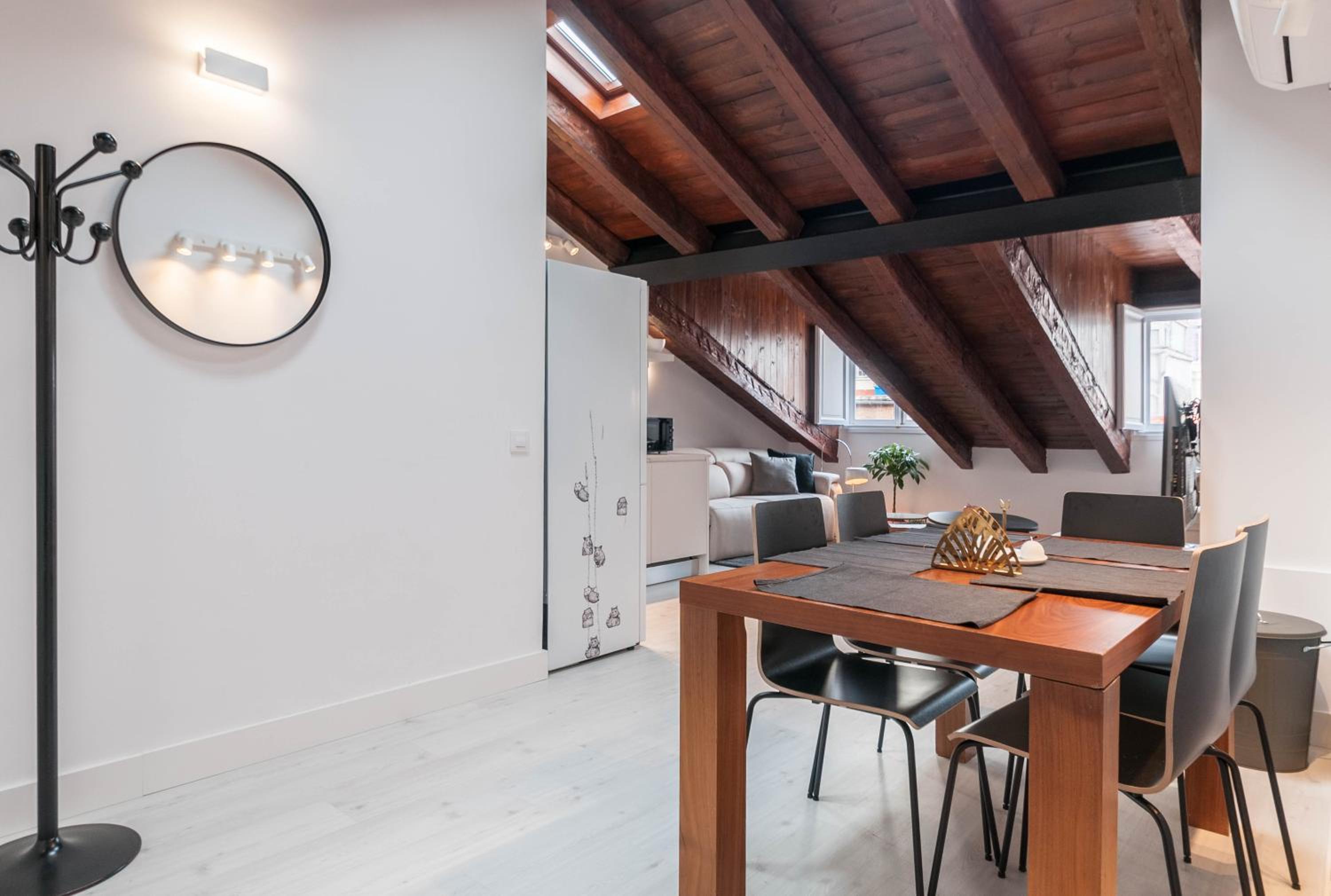 Penthouse Apartment - Photo 28