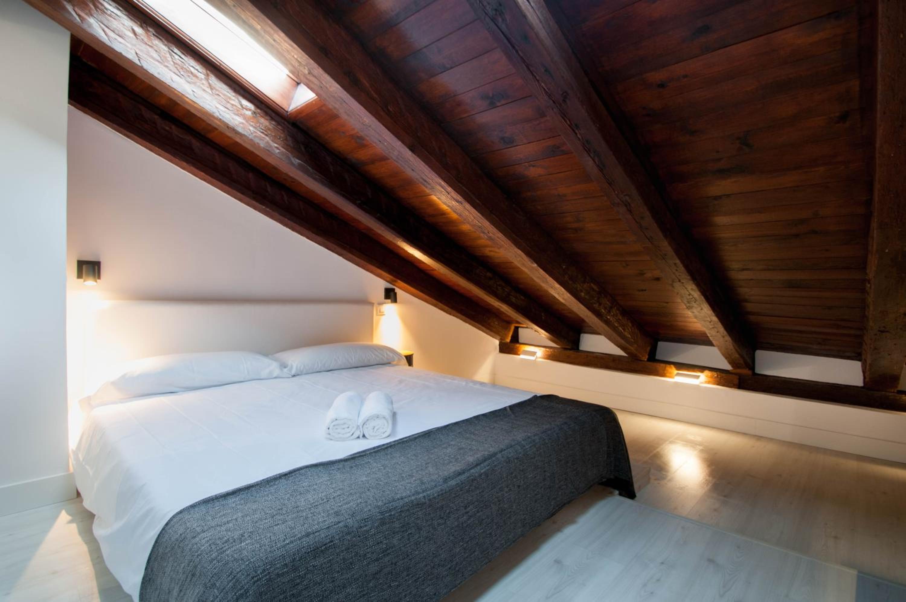 Penthouse Apartment - Photo 39