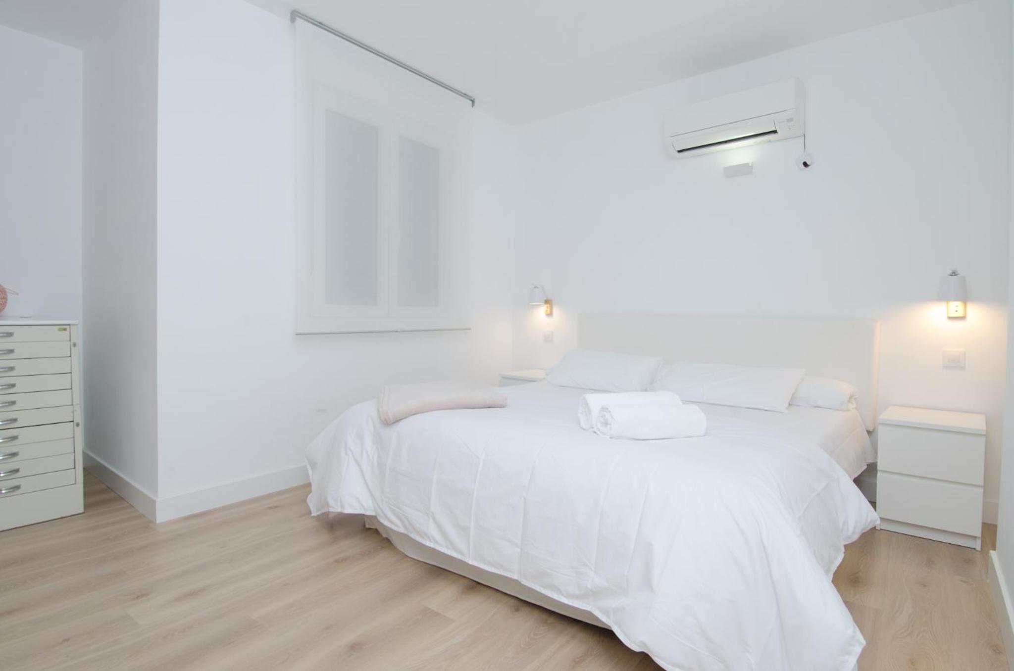 Deluxe Apartment - Photo 9