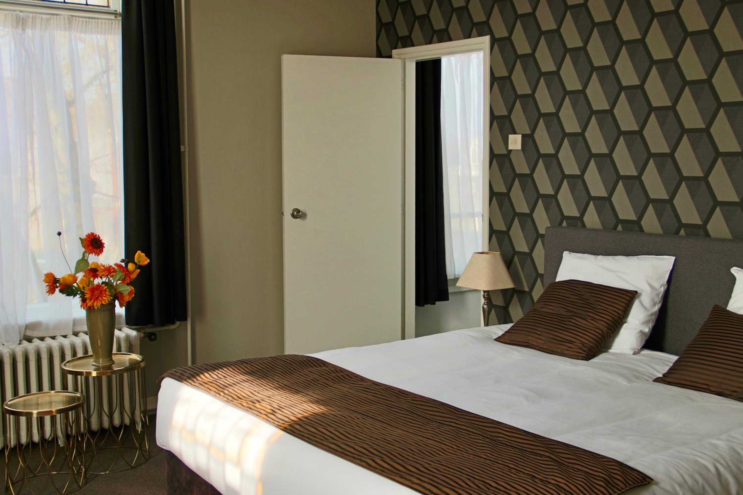 Large Double Room photo 3