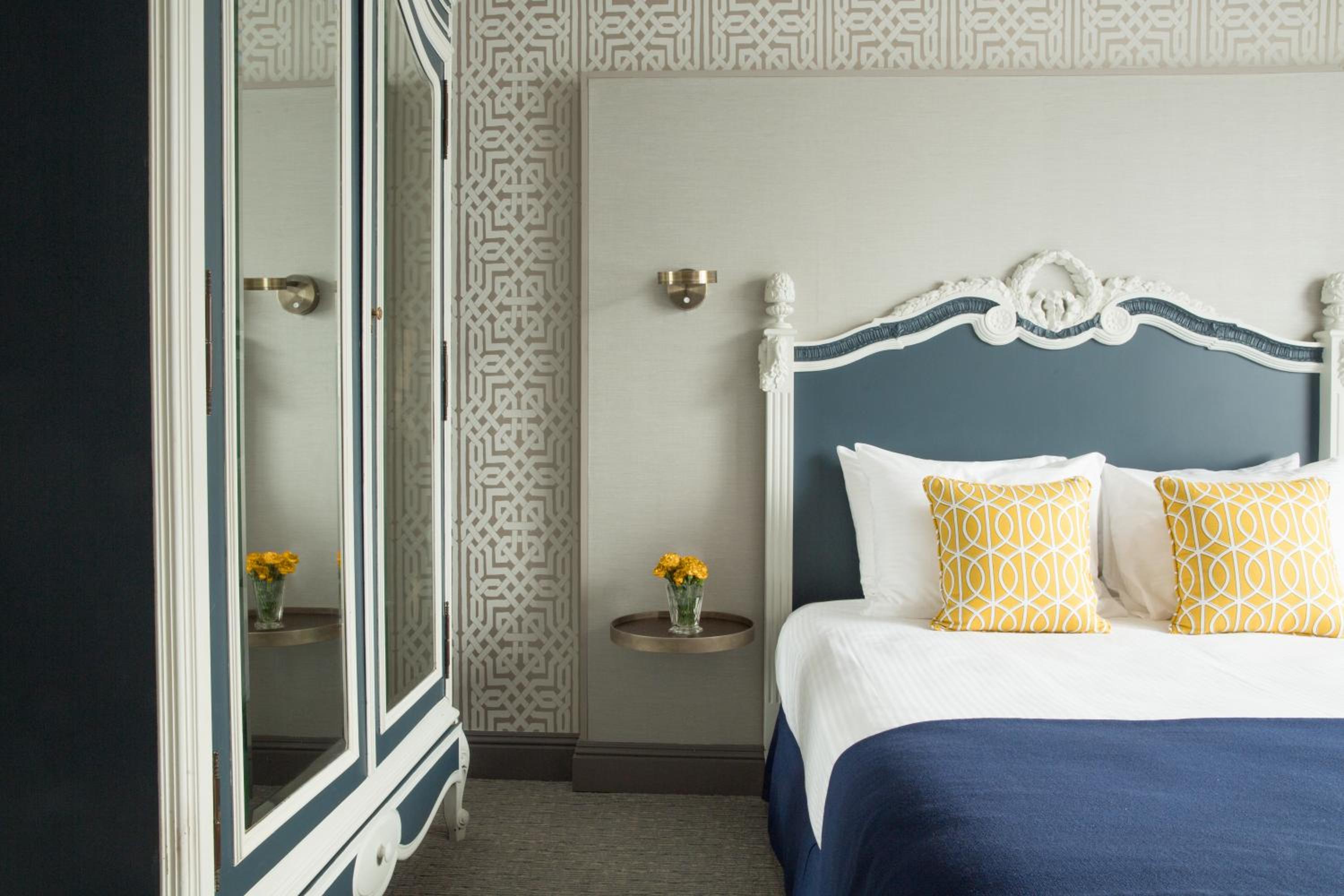 Deluxe Queen Room - Photo 2