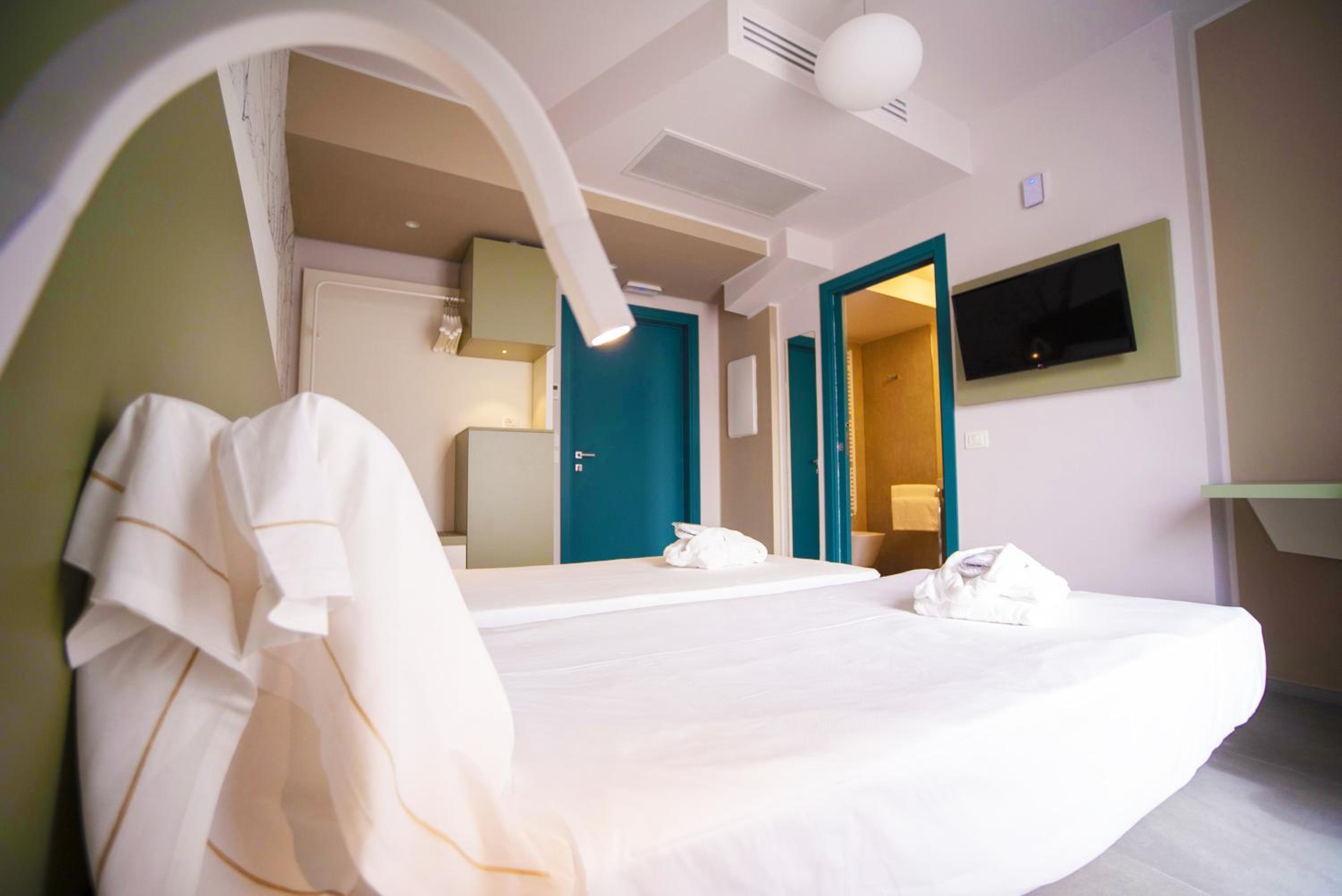 Deluxe Triple Room - Photo 2